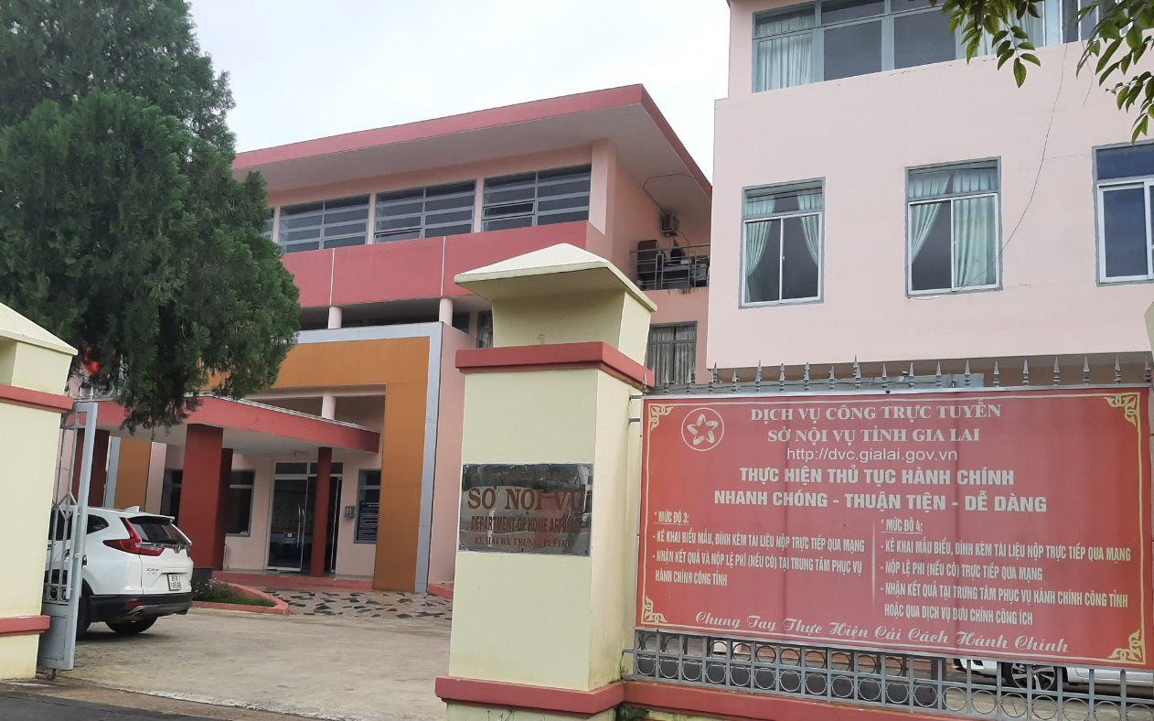 Tăng thêm 2 năm tù với cựu kế toán Sở Nội vụ Gia Lai tham ô- Ảnh 2. Gia Lai: Cựu kế toán Sở Nội vụ bị bắt tạm giam
