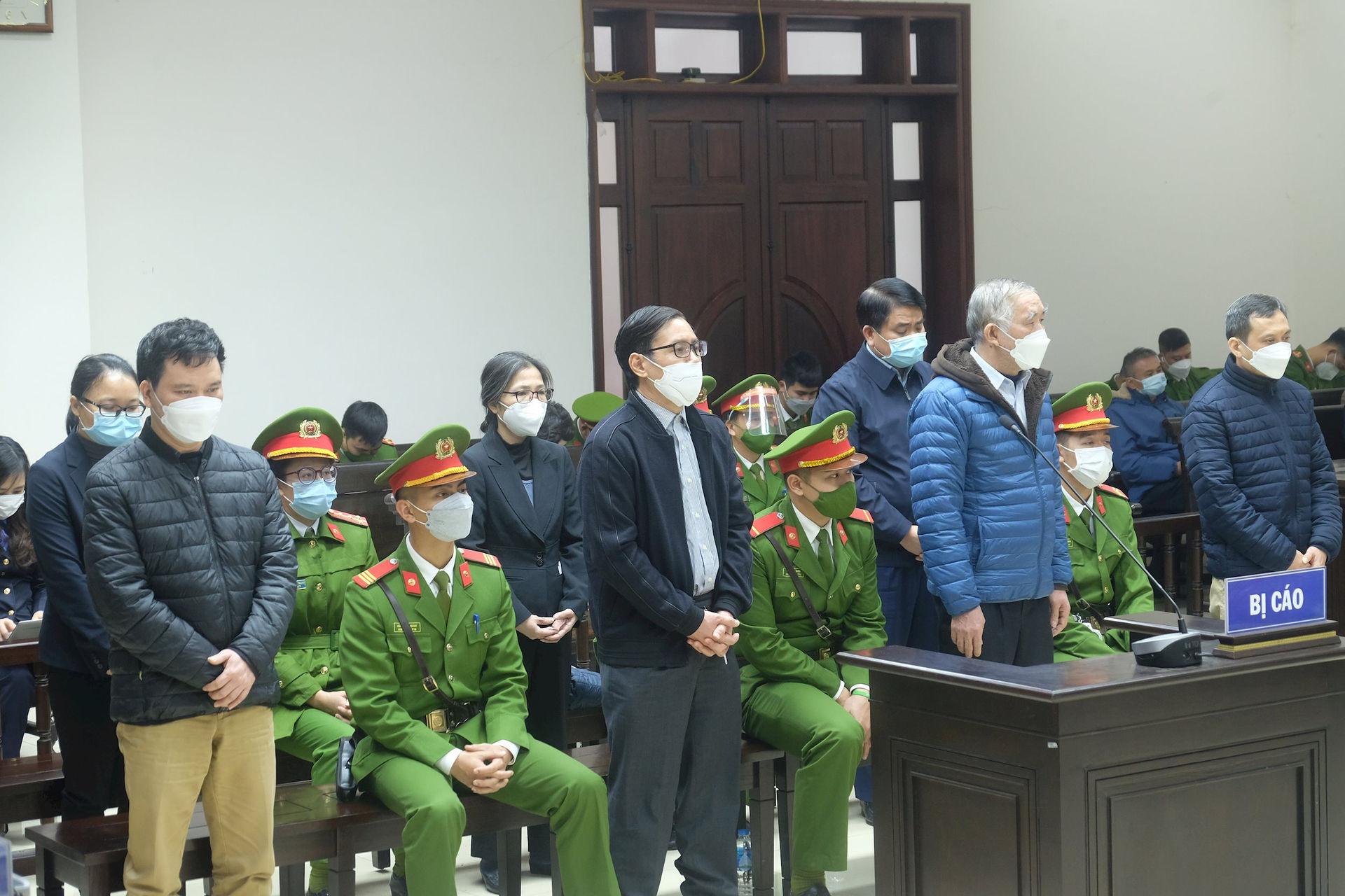 Can thiệp việc đấu thầu, cựu chủ tịch Hà Nội Nguyễn Đức Chung lãnh 3 năm tù - Ảnh 2.