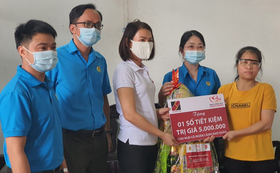 Agribank Bình Dương chung tay mang mùa xuân đến với công nhân nghèo - Ảnh 2. Agribank Bình Dương chung tay mang mùa xuân đến với công nhân nghèo - Ảnh 2.