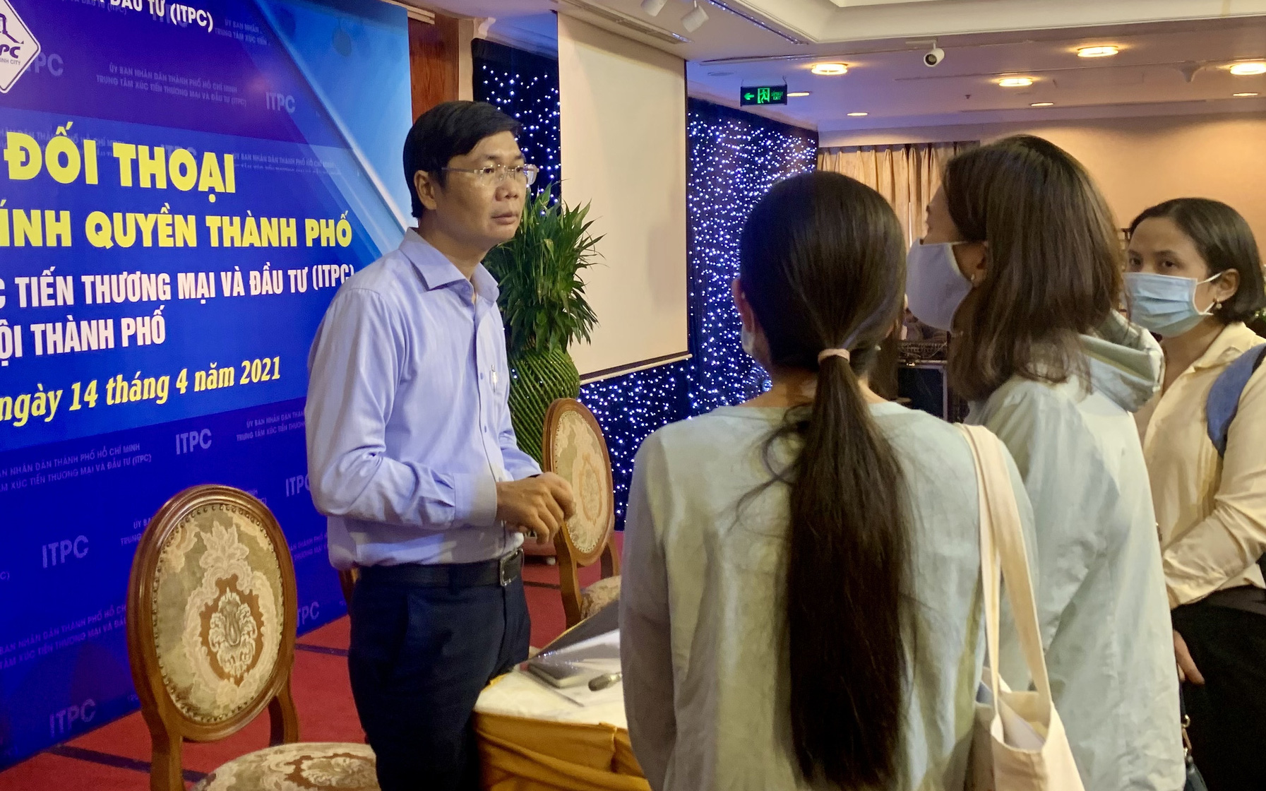 Các ông bố tại Nhật Bản ngày càng thích nghỉ phép chăm con- Ảnh 3. Con sinh thiếu tháng, bố nghỉ việc để chăm sóc thì có được hưởng bảo hiểm xã hội?