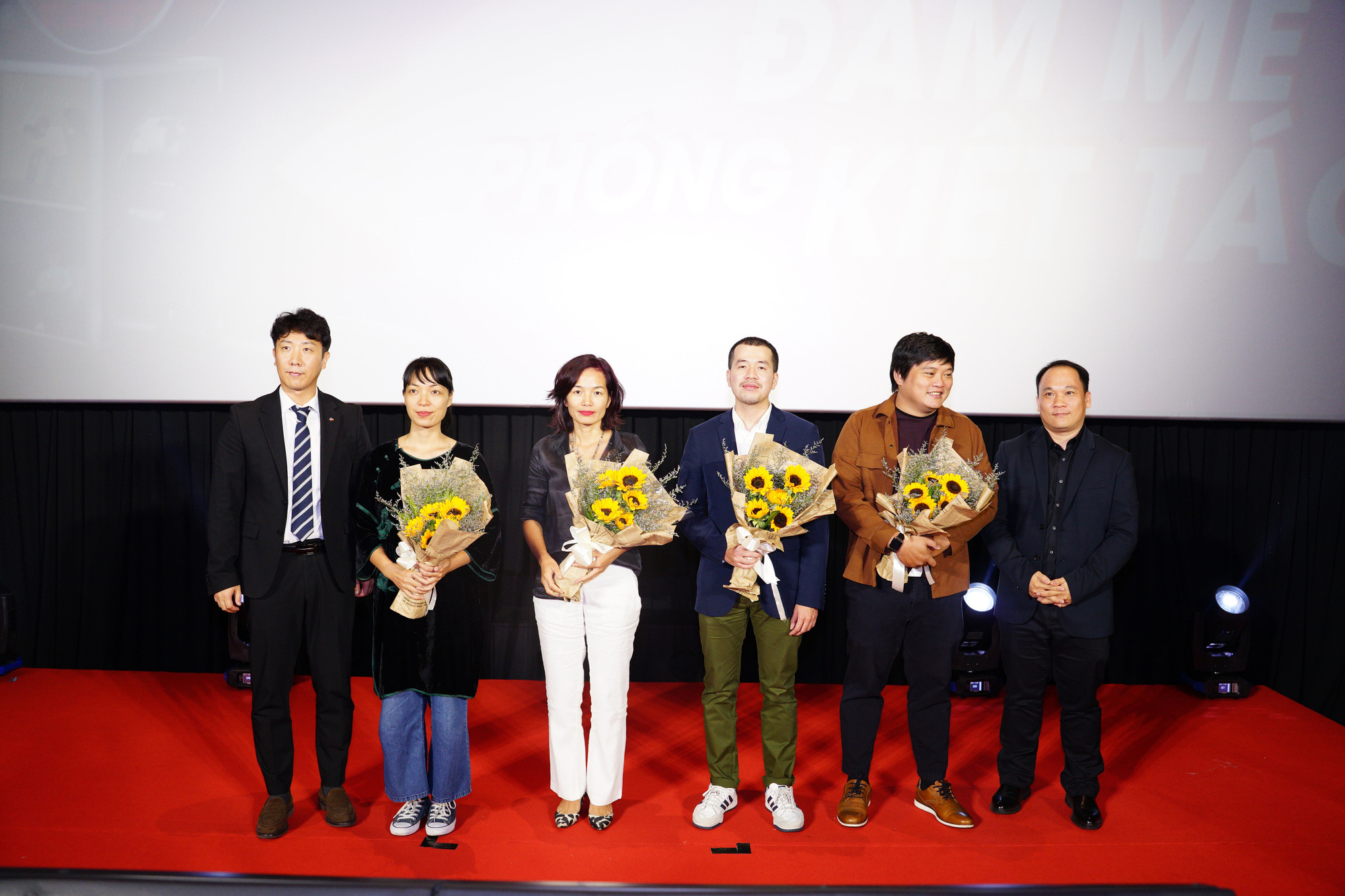 Cứ chill thôi gây sốt tại Trung Quốc, Phương Thanh làm album mộc nhất có thể - Ảnh 10. Cứ chill thôi gây sốt tại Trung Quốc, Phương Thanh làm album mộc nhất có thể - Ảnh 10.