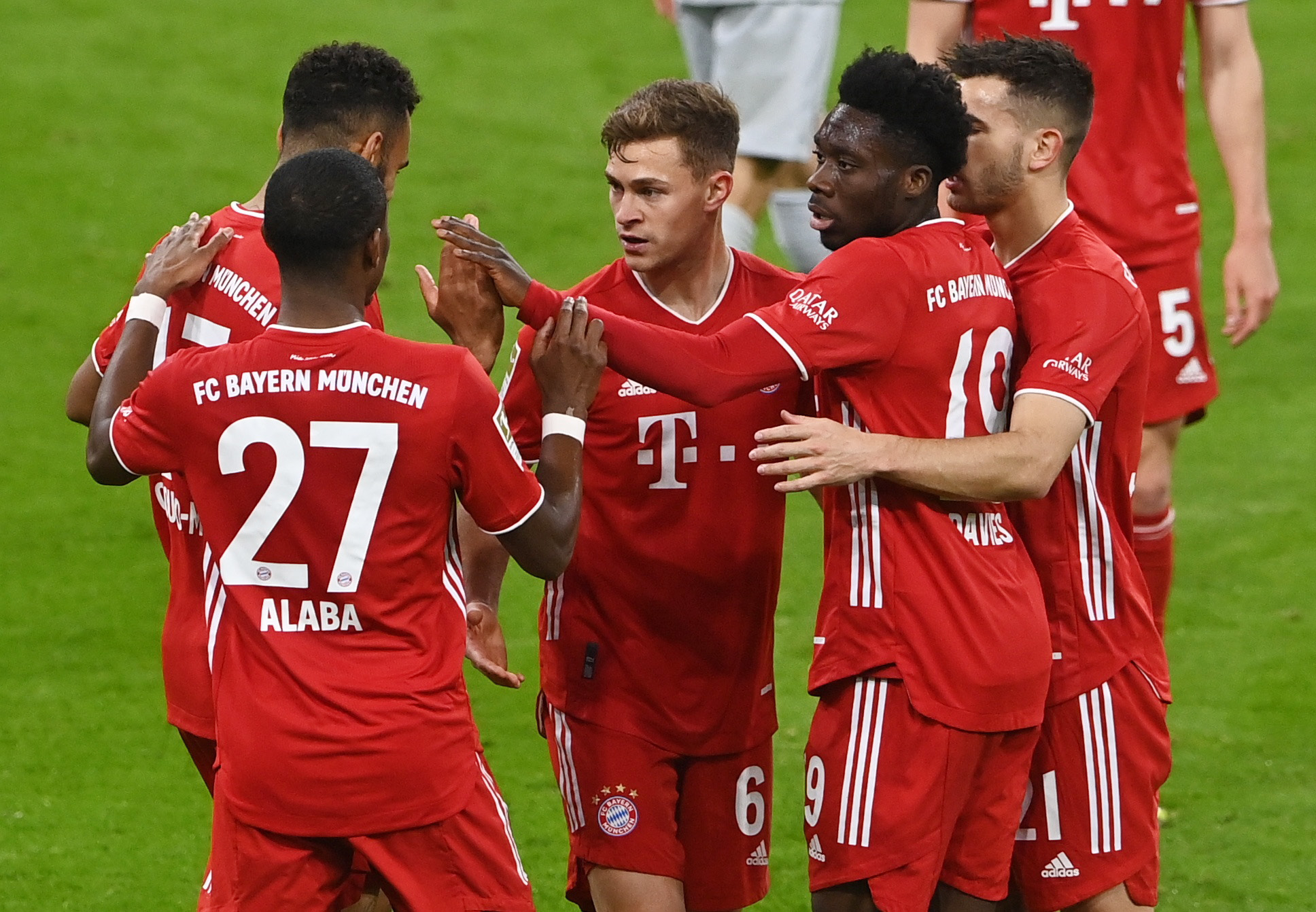 Thắng dễ Leverkusen, Bayern chạm một tay vào đĩa bạc - Ảnh 2.