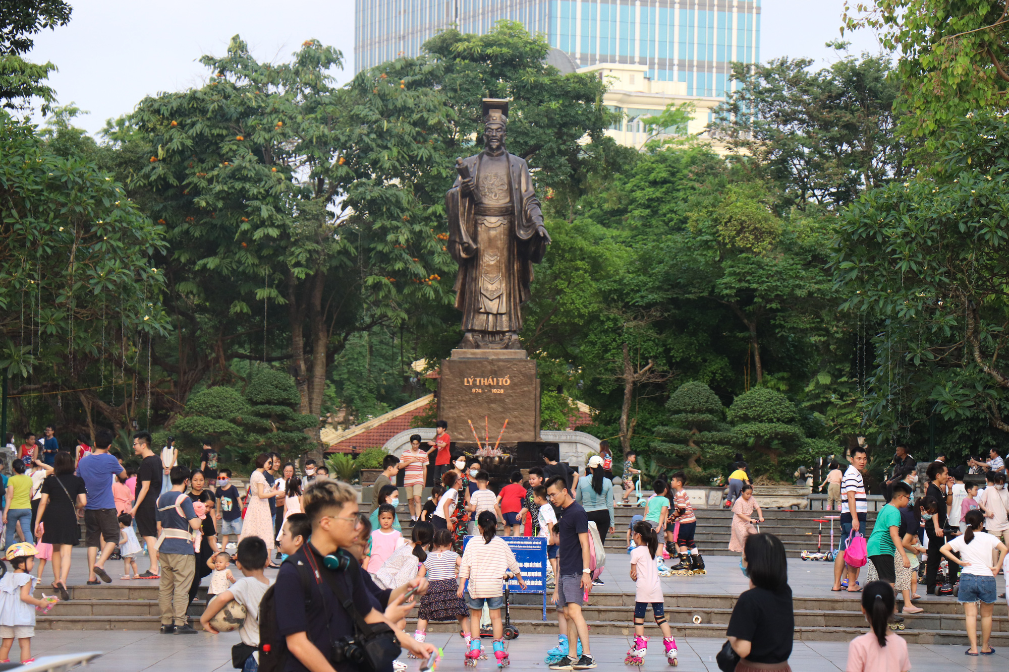 Không chỉ tới siêu thị, công viên, người dân thủ đô còn đổ tới... bảo tàng chơi lễ - Ảnh 1. Không chỉ tới siêu thị, công viên, người dân thủ đô còn đổ tới... bảo tàng chơi lễ - Ảnh 1.