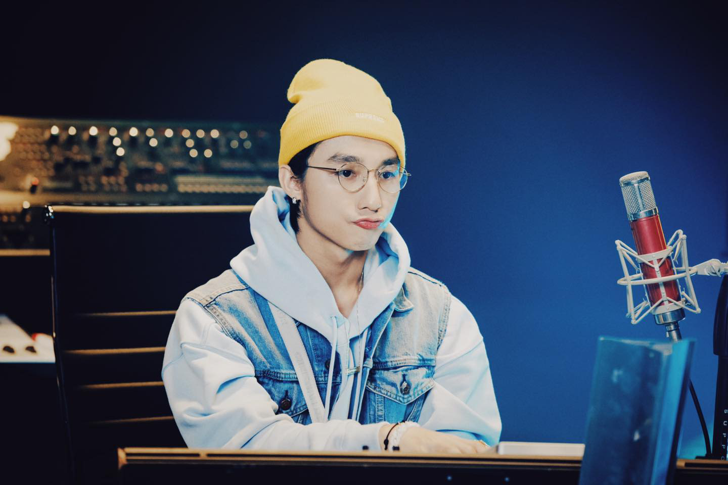 MV 'Muộn rồi mà sao còn': Sơn Tùng M-TP xa dần những kỷ lục? - Ảnh 5.