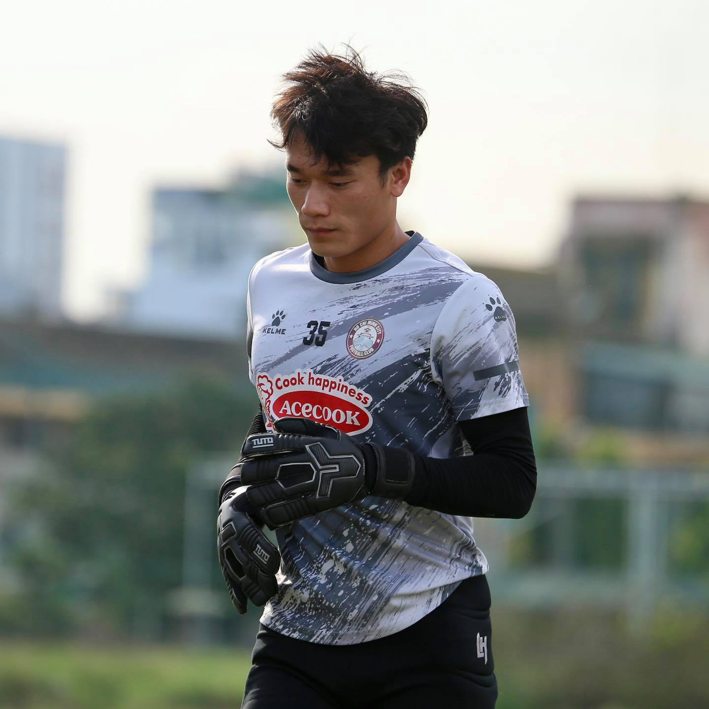 Hòa CLB TP.HCM, Viettel lỡ cơ hội bắt kịp HAGL - Ảnh 1.