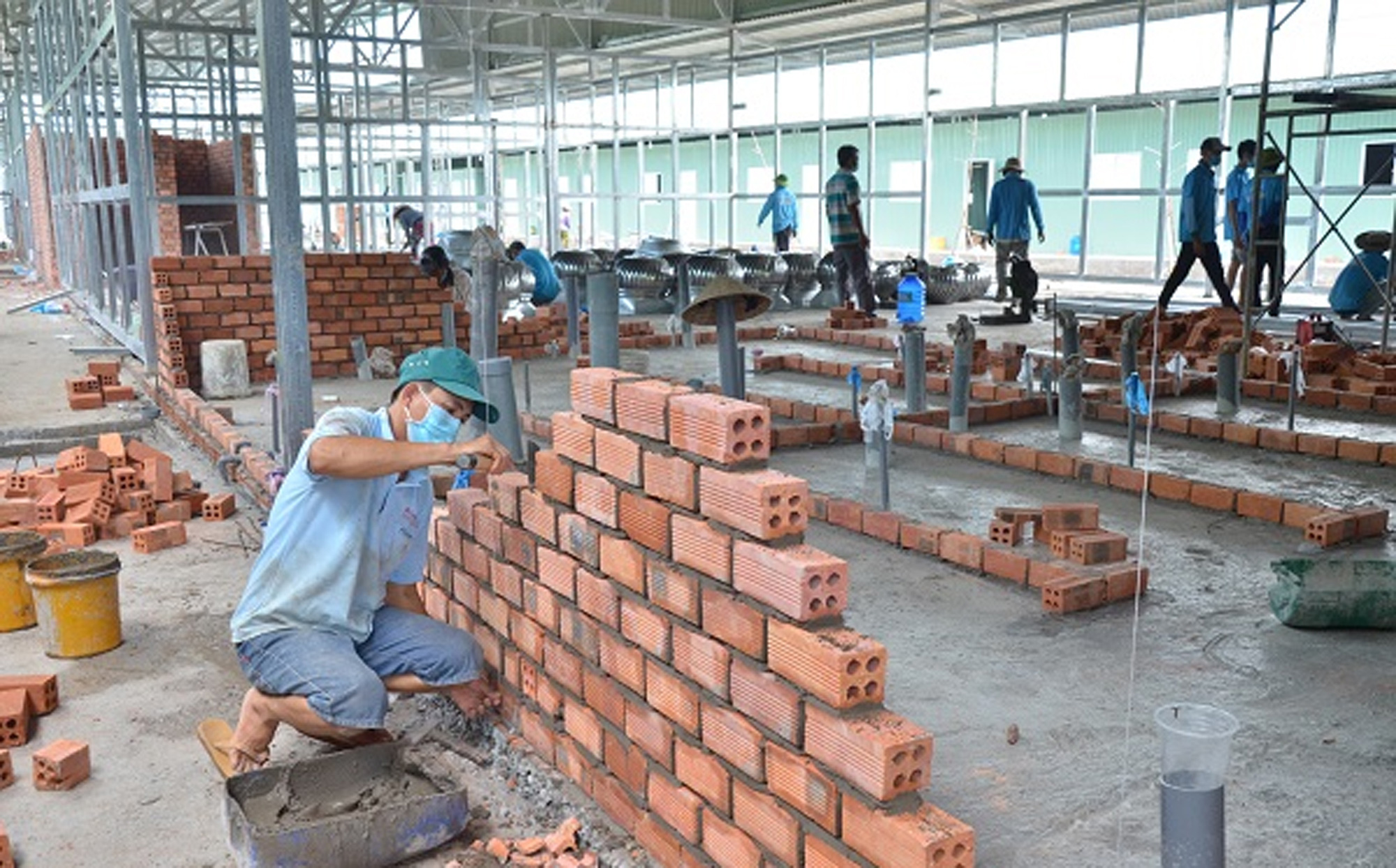 Kiên Giang họp khẩn, phòng Campuchia dỡ phong tỏa từ ngày 28-4 - Ảnh 2.