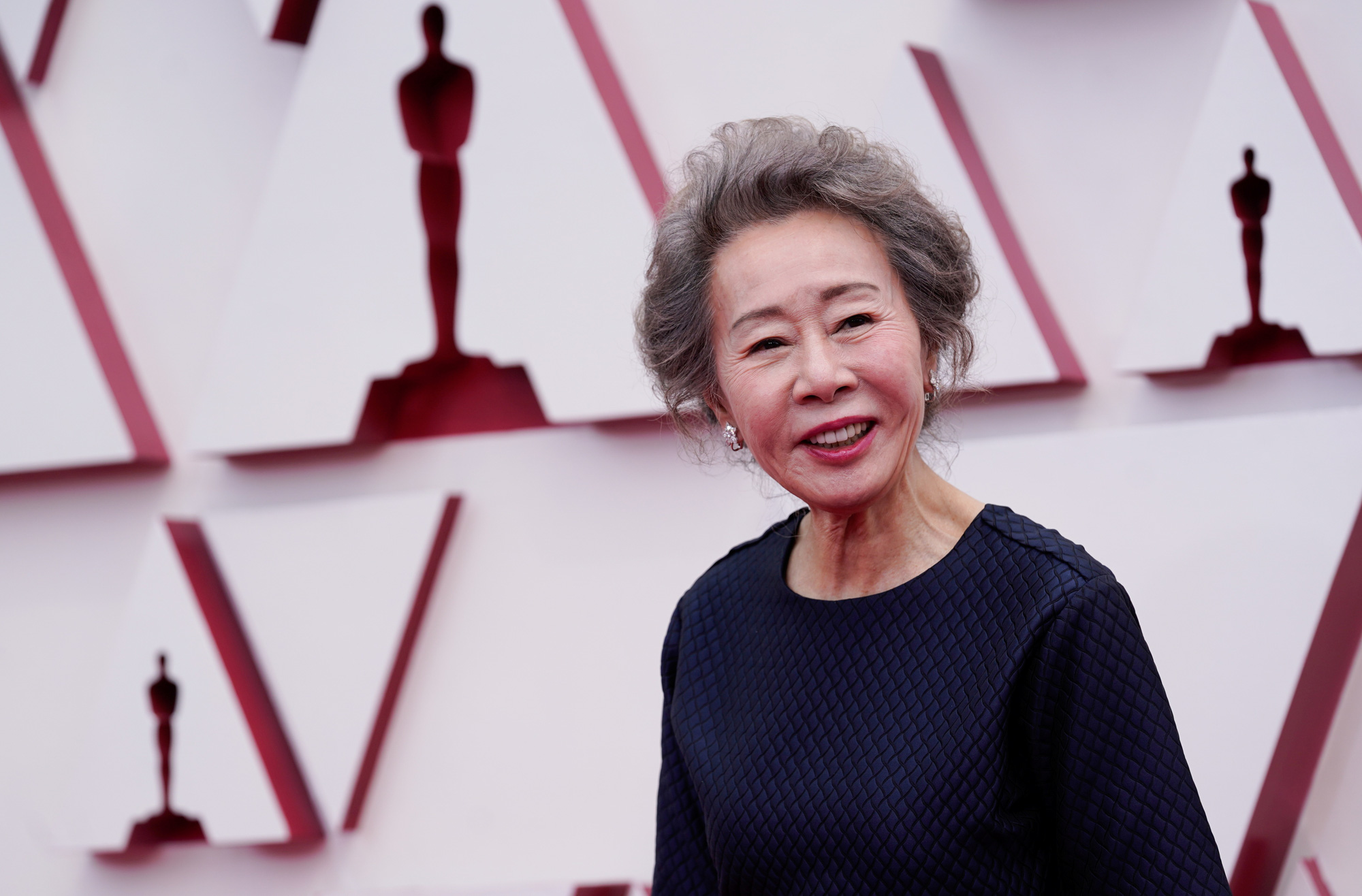 Vì sao mạng xã hội thế giới mê mẩn bà ngoại Hàn Quốc đoạt giải Oscar? - Ảnh 1.