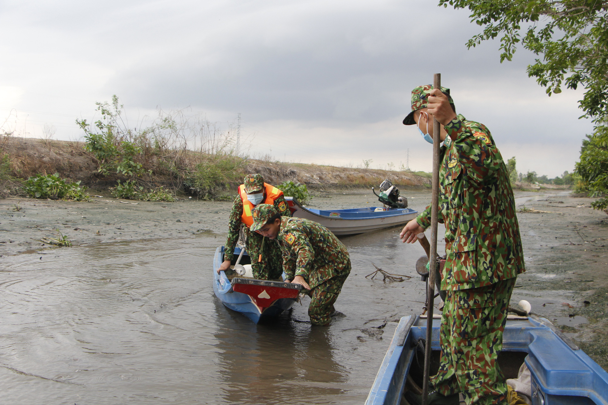 Người canh biên giới Tây Nam: Đêm nay anh em ta thức trắng - Ảnh 1.