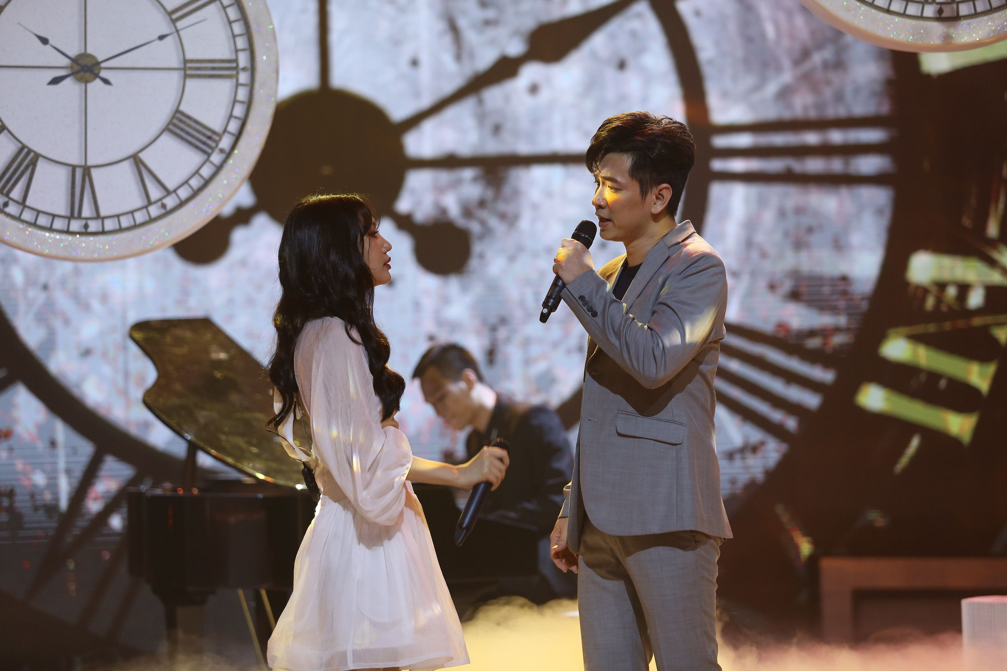 Nhạc sĩ Nguyễn Văn Chung bức xúc vì nghệ sĩ bị nói 'vô văn hóa', Khánh Vân hỗ trợ hoa hậu Myanmar - Ảnh 8.