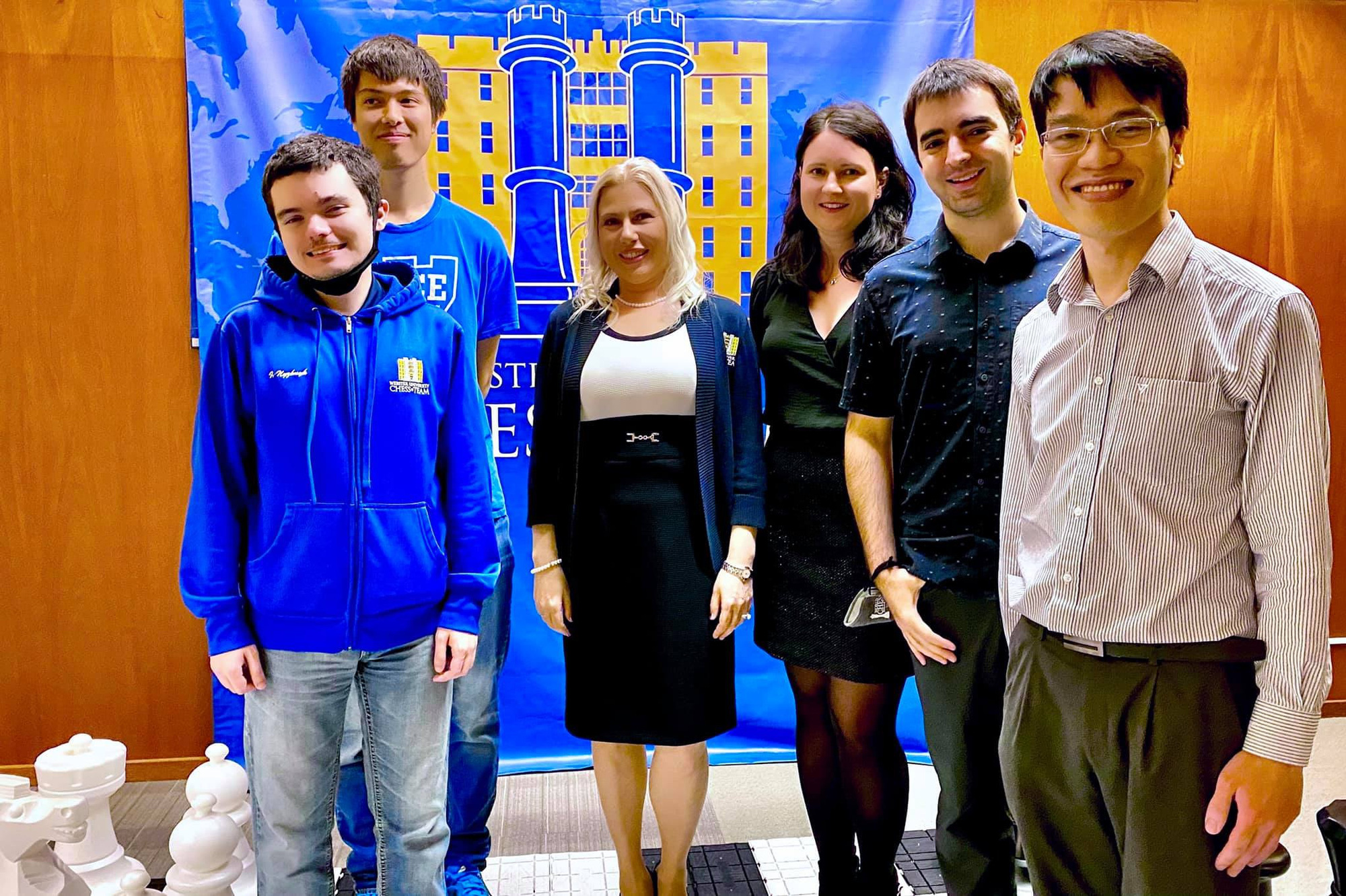 Thay nữ kỳ thủ số 1 thế giới Susan Polgar: Chương mới của Quang Liêm - Ảnh 1. Thay nữ kỳ thủ số 1 thế giới Susan Polgar: Chương mới của Quang Liêm - Ảnh 1.