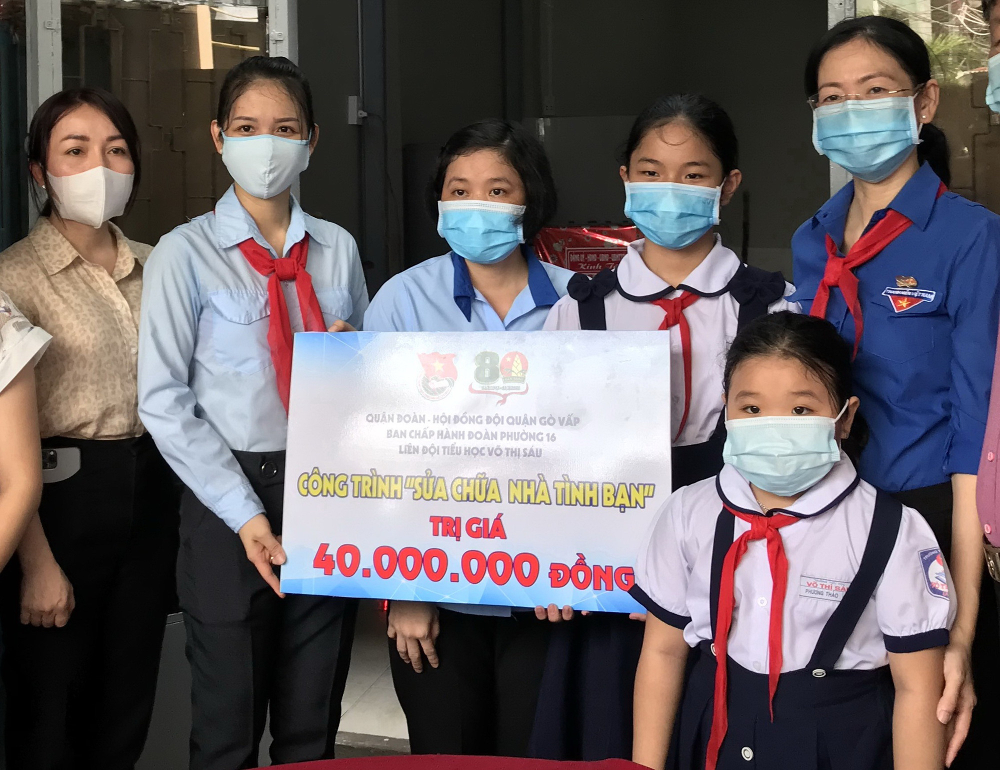 Con không còn sợ trời mưa dột nữa rồi - Ảnh 1. Con không còn sợ trời mưa dột nữa rồi - Ảnh 1.