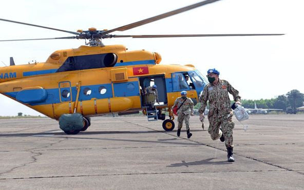 Bệnh viện dã chiến ở Nam Sudan cấp cứu thành công bệnh nhân đột quỵ não bằng đường không