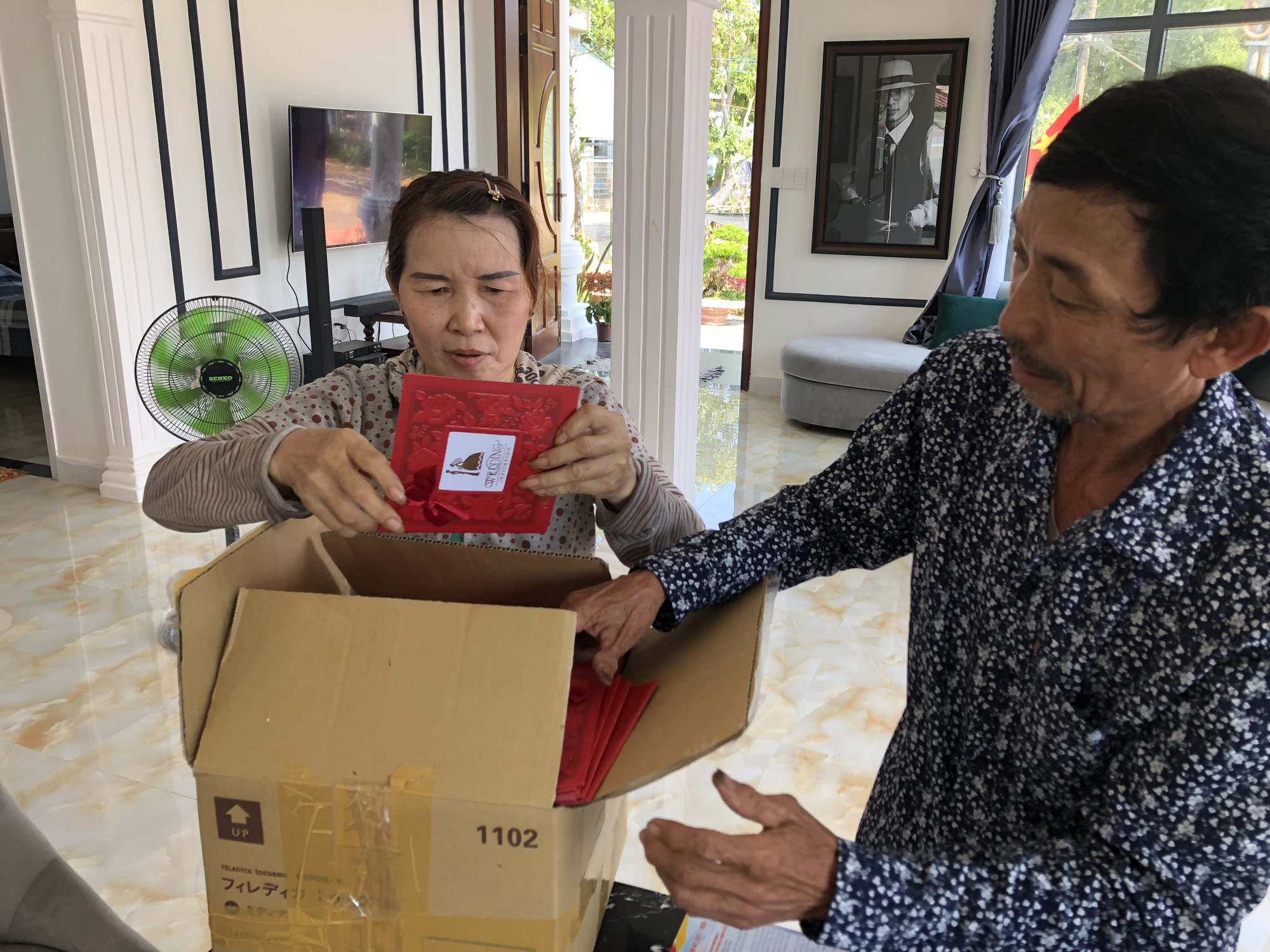 Mừng mừng tủi tủi làm đám cưới qua... điện thoại - Ảnh 2. Mừng mừng tủi tủi làm đám cưới qua... điện thoại - Ảnh 2.