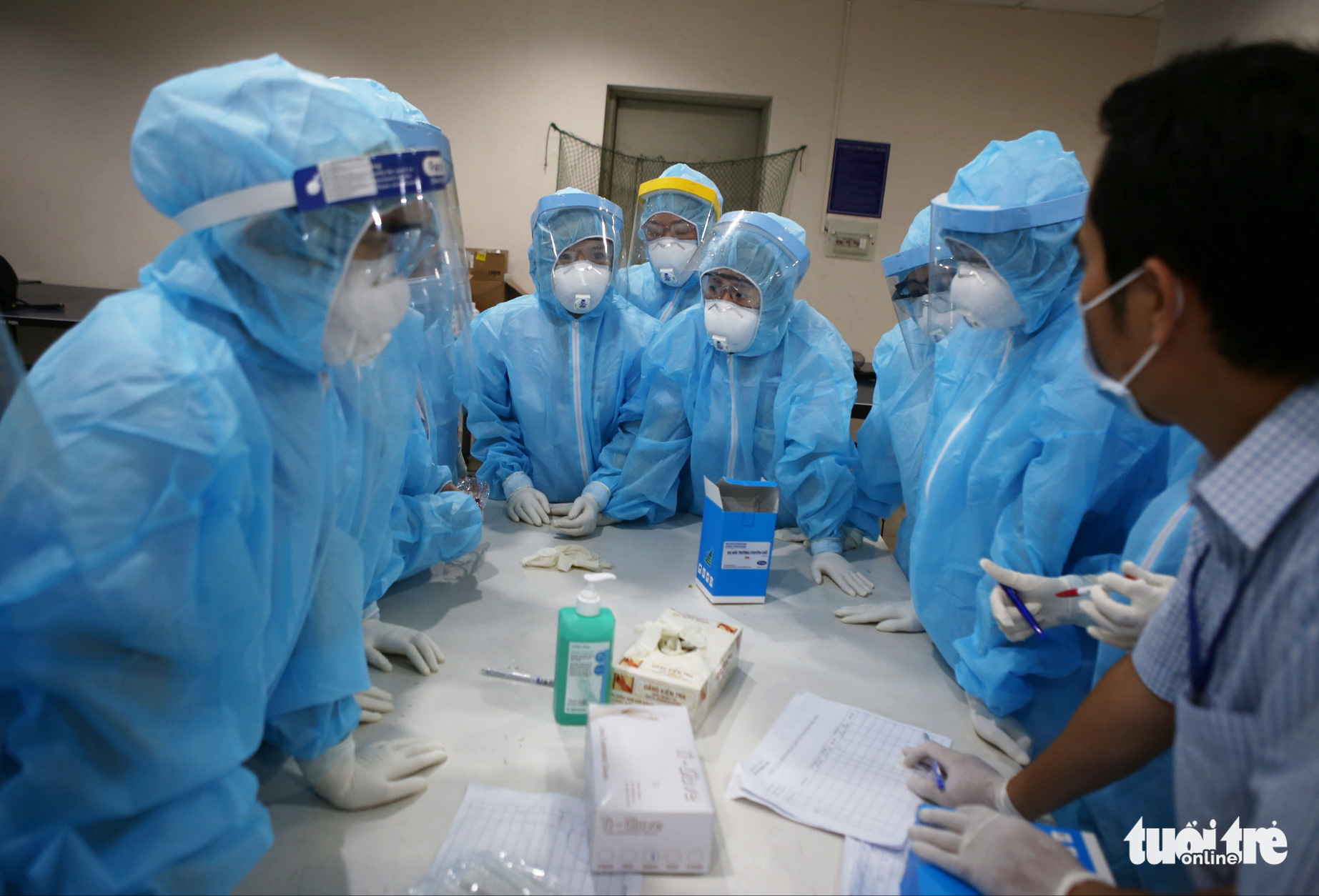 Chiều 24-5, thêm 96 ca COVID-19 mới, Bộ Y tế kêu gọi cả nước trợ giúp Bắc Ninh, Bắc Giang - Ảnh 1. Chiều 24-5, thêm 96 ca COVID-19 mới, Bộ Y tế kêu gọi cả nước trợ giúp Bắc Ninh, Bắc Giang - Ảnh 1.