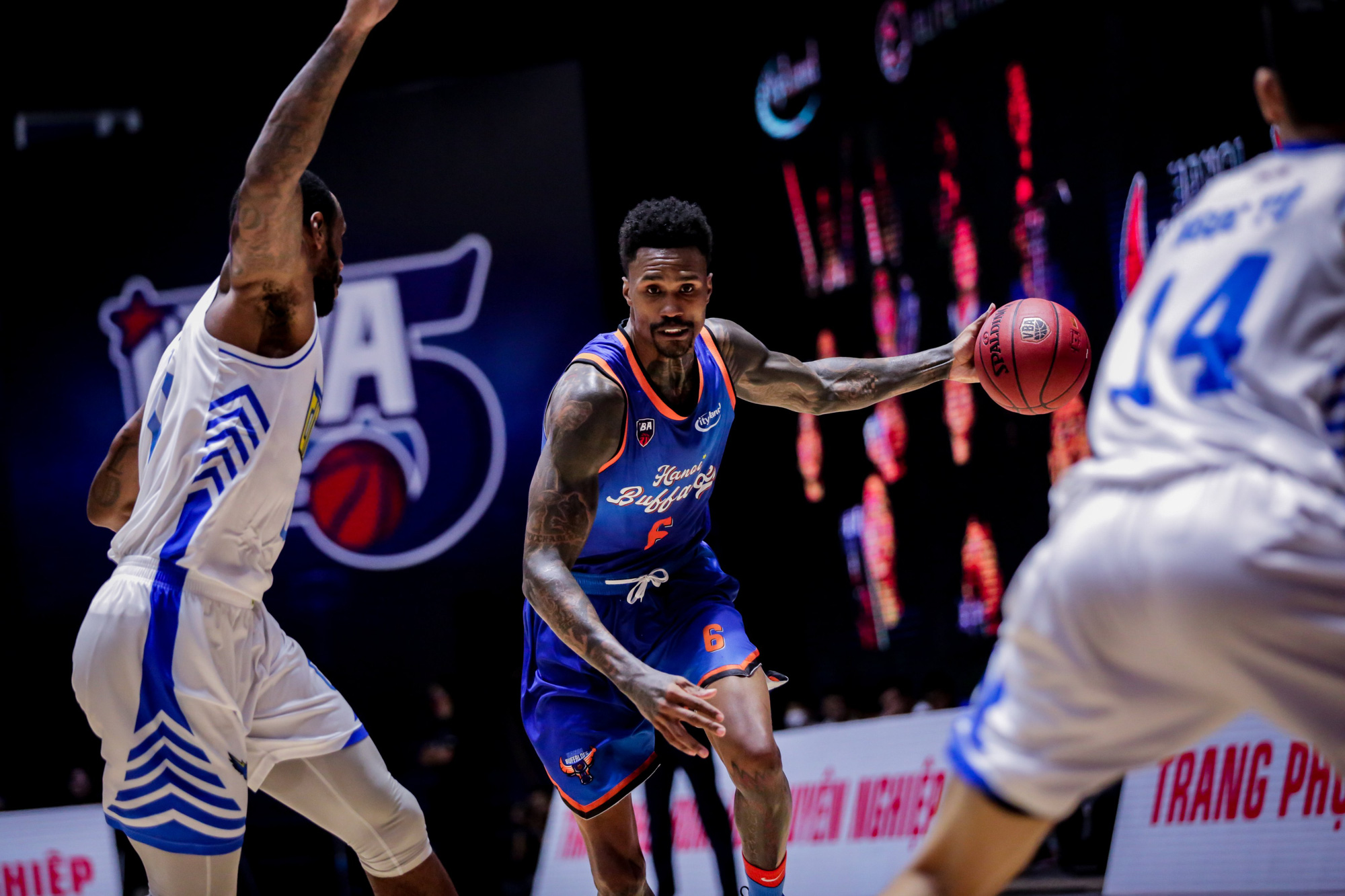 Tay đánh 2m06 vẫn trung thành với đội bóng thủ đô - Ảnh 2.