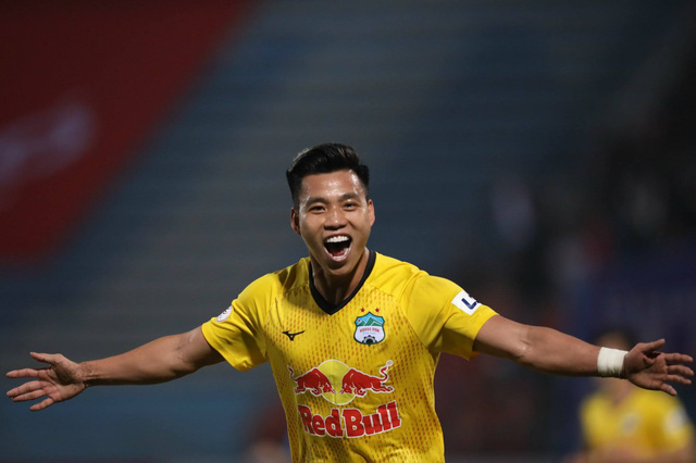 Kiatisak tự hào vì 7 cầu thủ Hoàng Anh Gia Lai được lên tuyển Việt Nam - Ảnh 2.