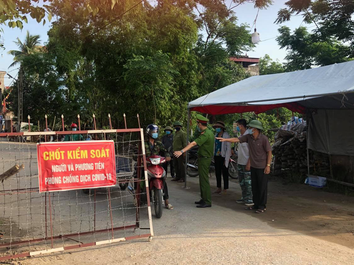 Bắc Ninh có thêm 42 ca dương tính, riêng ổ dịch Thuận Thành có tới 40 ca - Ảnh 1. Bắc Ninh có thêm 42 ca dương tính, riêng ổ dịch Thuận Thành có tới 40 ca - Ảnh 1.