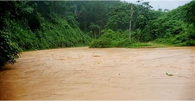 Đại úy công an lao mình xuống dòng lũ xiết cứu người - Ảnh 3. Đại úy công an lao mình xuống dòng lũ xiết cứu người - Ảnh 3.