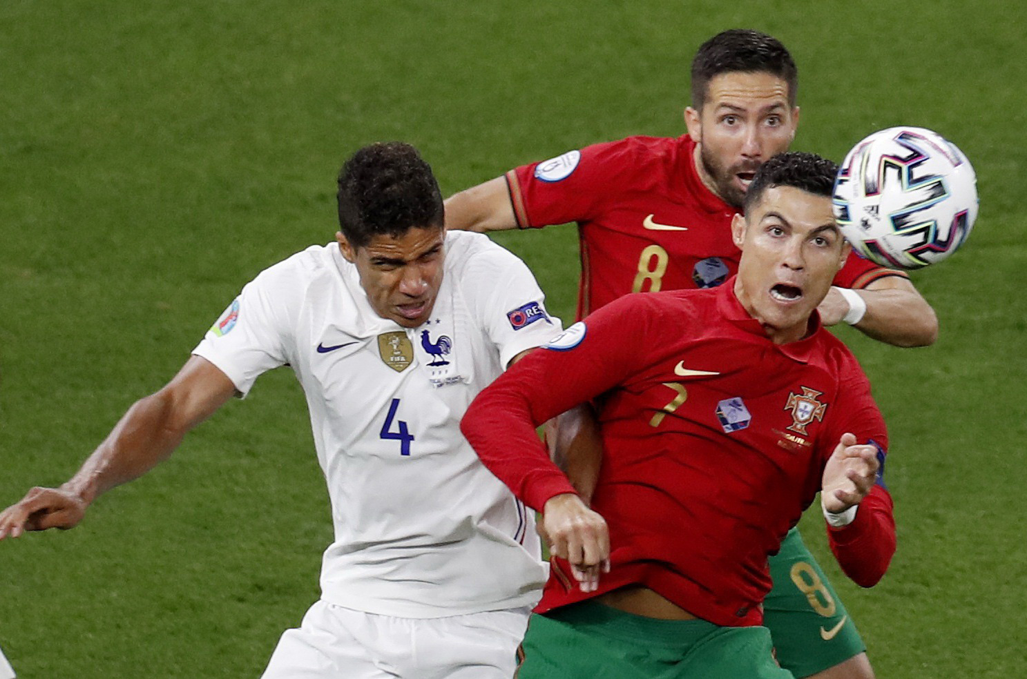 Portugal france football. Португалия Франция евро 2020. Матч Португалия Франция евро 2020. Пенальти Франция Португалия. Португалия — Франция — 0:1 2006.