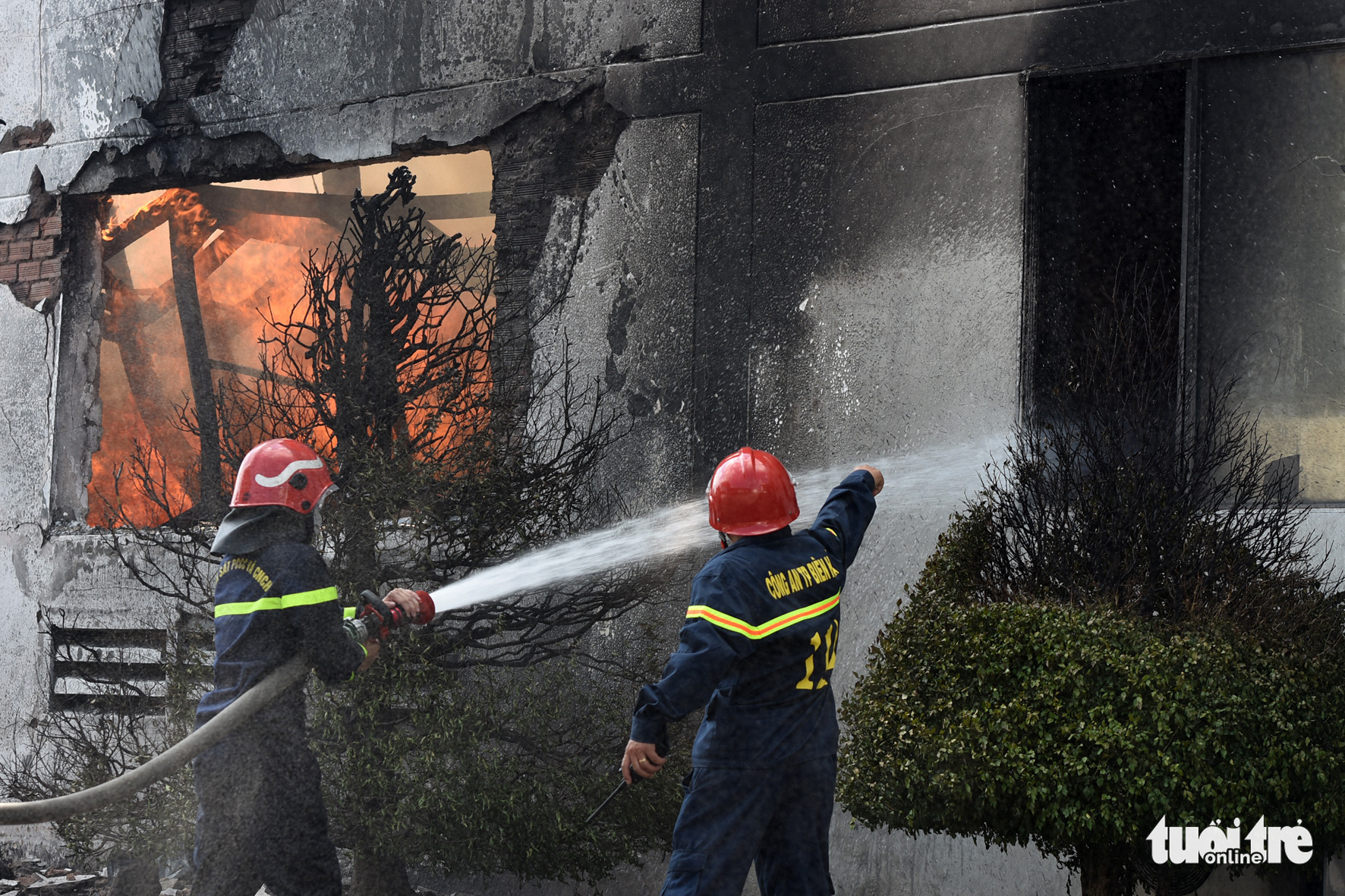 Đồng Nai: Cháy dữ dội tại công ty hóa chất trong Khu công nghiệp Long Bình - Ảnh 4.