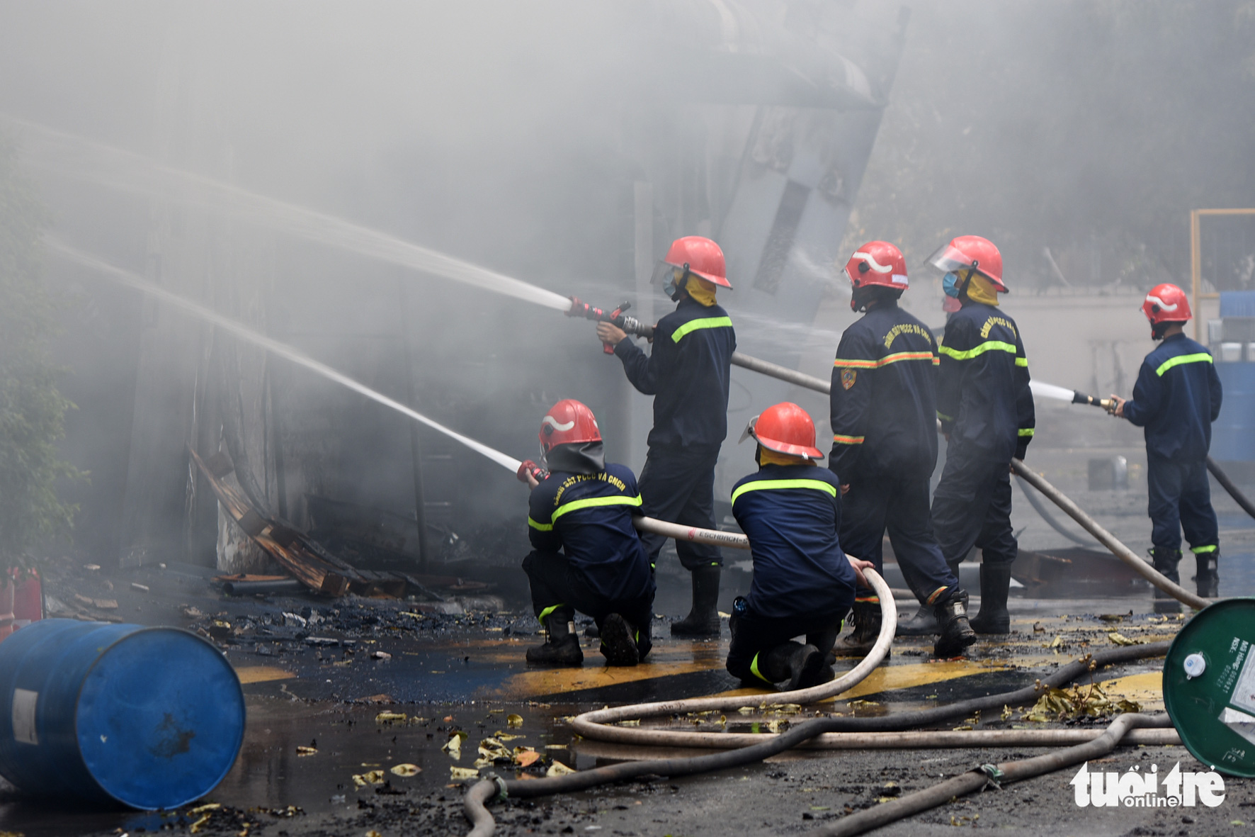 Đồng Nai: Cháy dữ dội tại công ty hóa chất trong Khu công nghiệp Long Bình - Ảnh 3.