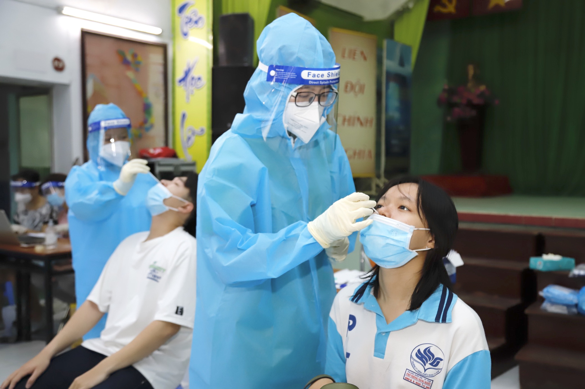 TP.HCM cho học sinh ở tỉnh thi tốt nghiệp tại địa phương: Quá trễ, thí sinh không kịp trở tay - Ảnh 1. TP.HCM cho học sinh ở tỉnh thi tốt nghiệp tại địa phương: Quá trễ, thí sinh không kịp trở tay - Ảnh 1.