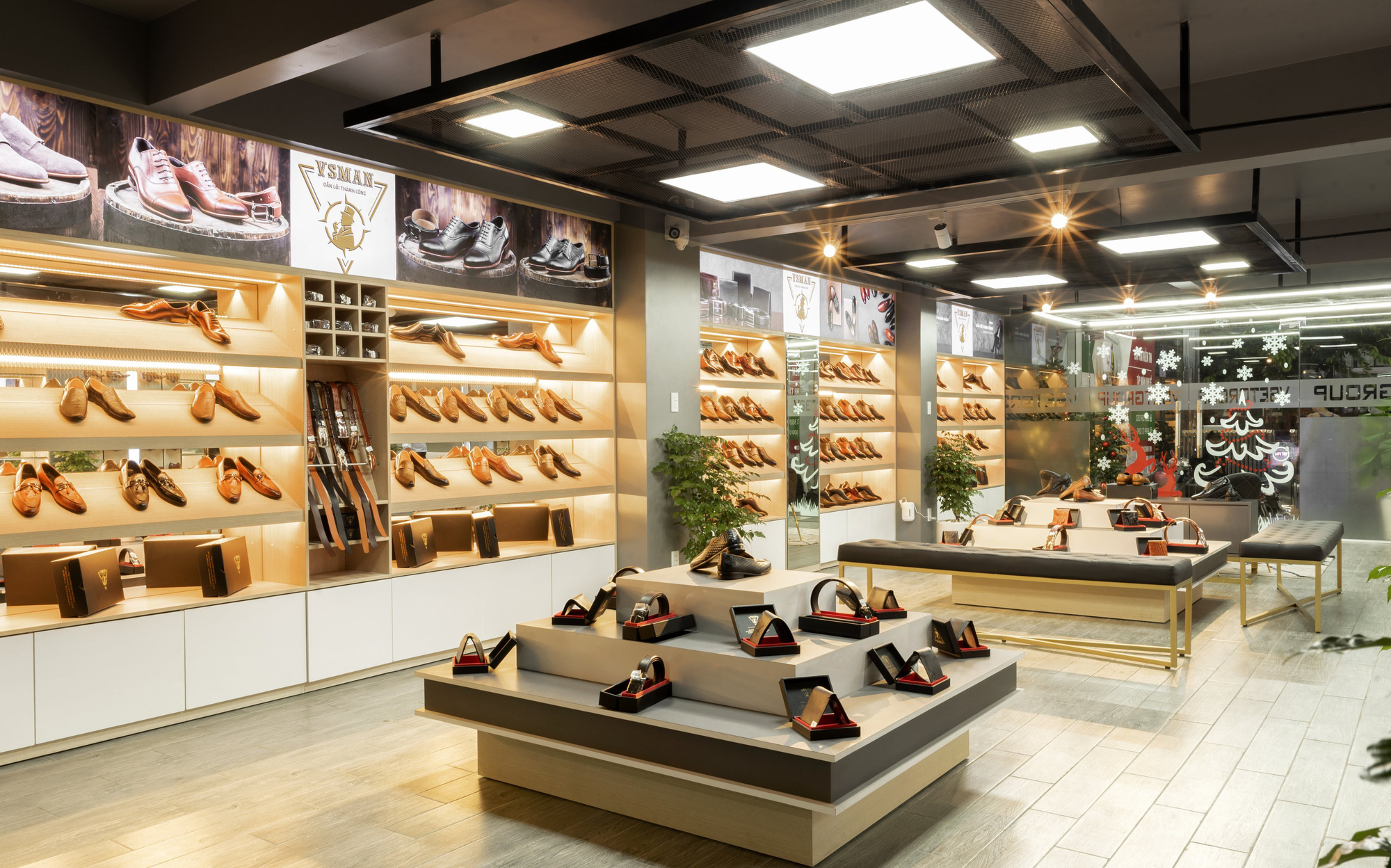 VSMan vào Top 10 Sản phẩm vàng - Dịch vụ vàng VN 2021 - Ảnh 2. VSMan vào Top 10 Sản phẩm vàng - Dịch vụ vàng VN 2021 - Ảnh 2.