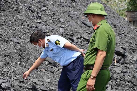 ‘Đại gia’ lan đột biến nổi tiếng trên mạng bị bắt vì khai thác hàng triệu tấn than lậu - Ảnh 2.