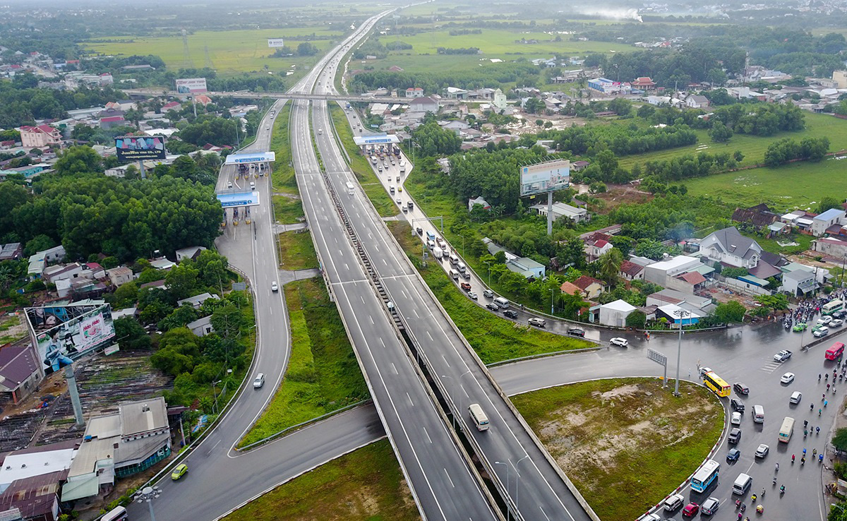 Có nên đầu tư bất động sản trong giai đoạn hiện nay? - Ảnh 1.