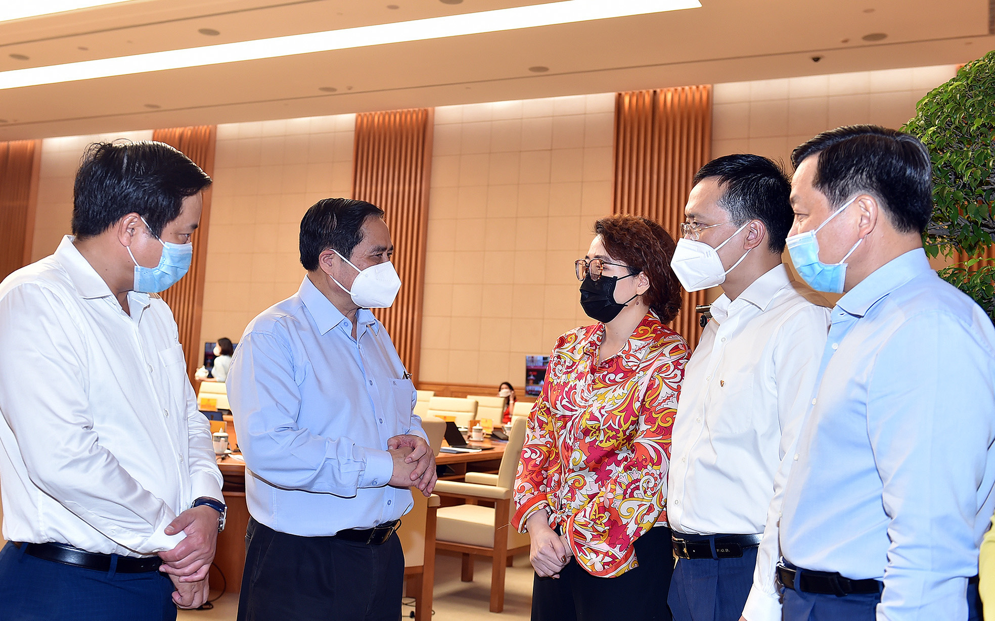 Thủ tướng lập Ban chỉ đạo rà soát, xử lý vướng mắc cản trở đầu tư kinh doanh- Ảnh 2. Thủ tướng tiếp tục đối thoại với doanh nghiệp để tháo gỡ khó khăn