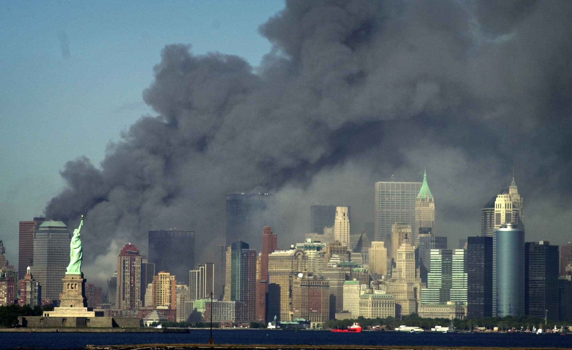 Сша 2001 года террористическая атака 11 сентября. Башни-Близнецы 11 сентября 2001. Теракт 11 сентября 2001 года башни Близнецы.