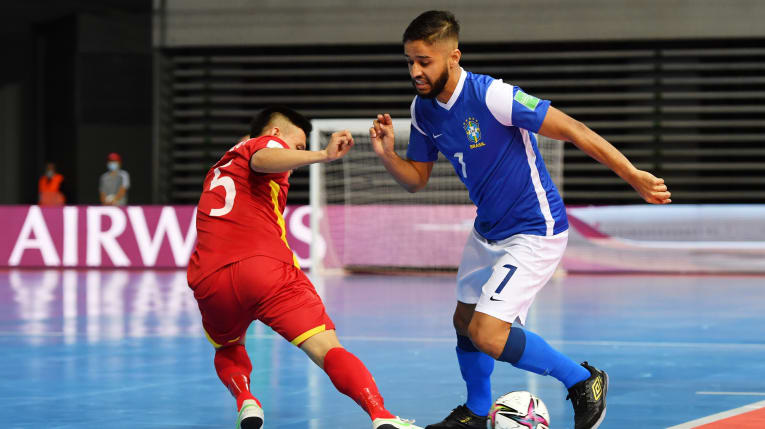 Việt Nam thua Brazil 1-9 ở trận ra quân Futsal World Cup 2021 - Ảnh 1.
