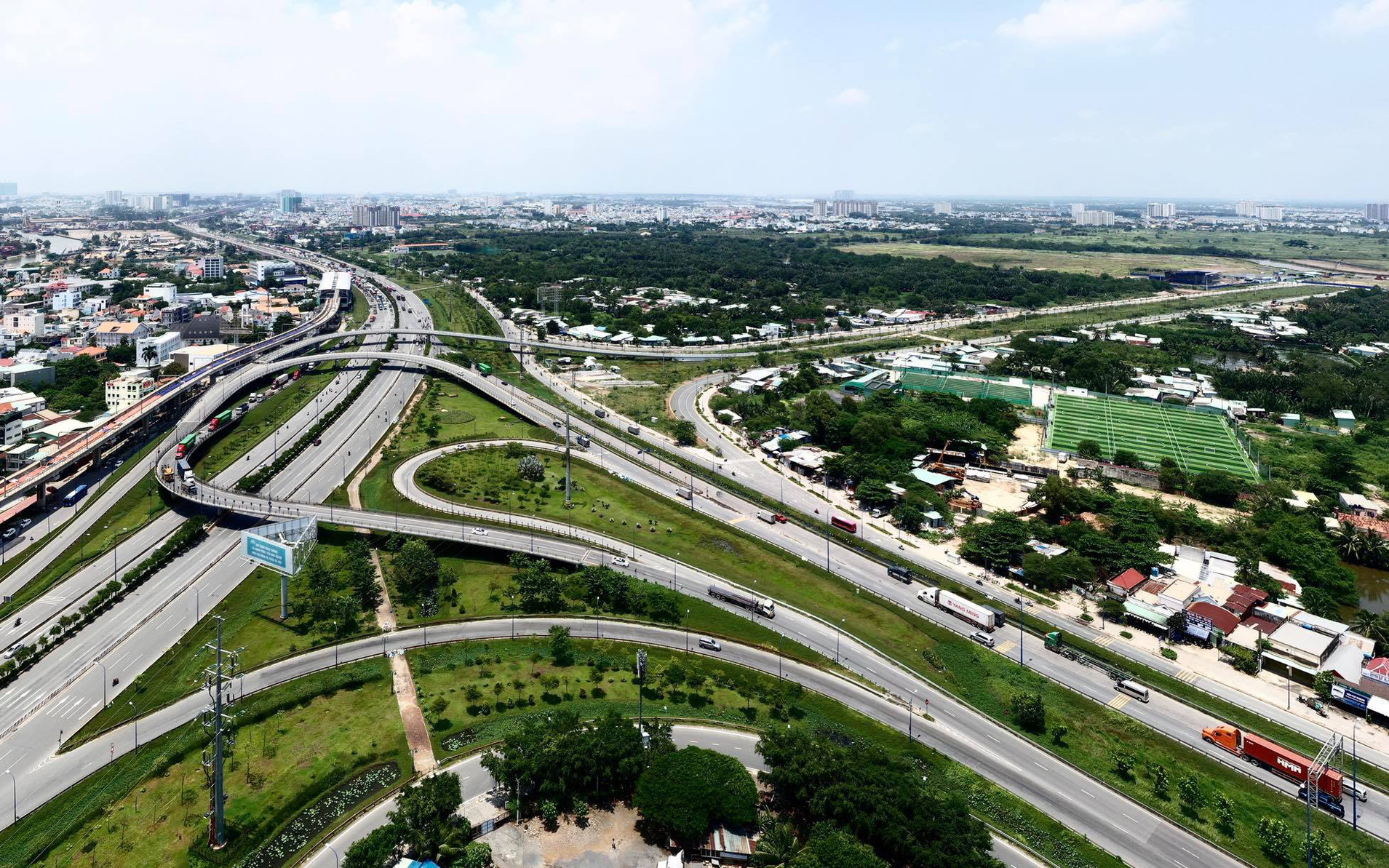 Chủ tịch Phan Văn Mãi: Mong các nhà đầu tư mạnh dạn đầu tư vào Thủ Đức - Ảnh 5.