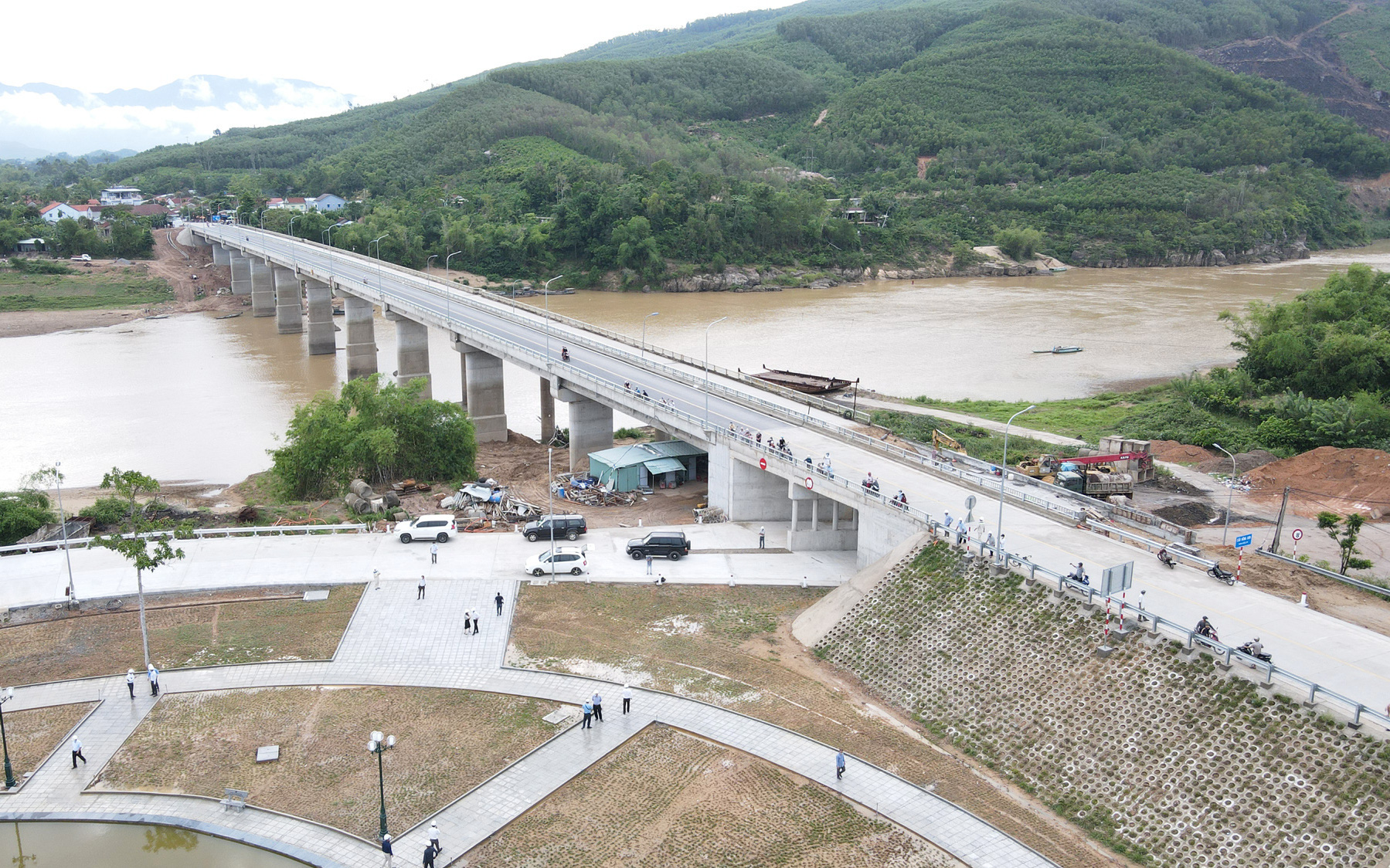 Thêm cây cầu Nông Sơn nối đôi bờ sông Thu Bồn