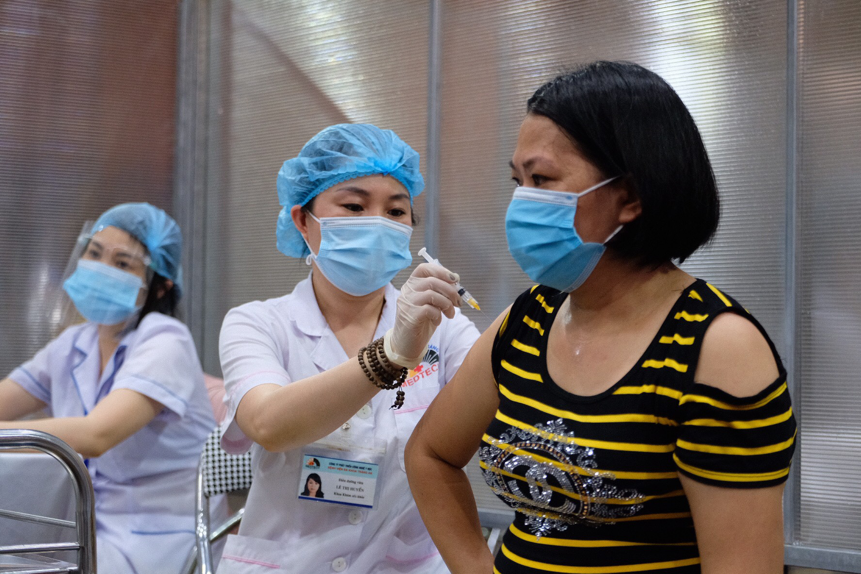 1 triệu liều vắc xin Vero Cell của Sinopharm chia cho 30 quận, huyện ở Hà Nội - Ảnh 1.