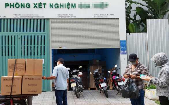 Thủ tướng yêu cầu Bộ Y tế thông tin có hay không kit phát hiện Omicron sau phản ánh của Tuổi Trẻ - Ảnh 1. Thủ tướng yêu cầu Bộ Y tế thông tin có hay không kit phát hiện Omicron sau phản ánh của Tuổi Trẻ - Ảnh 1.