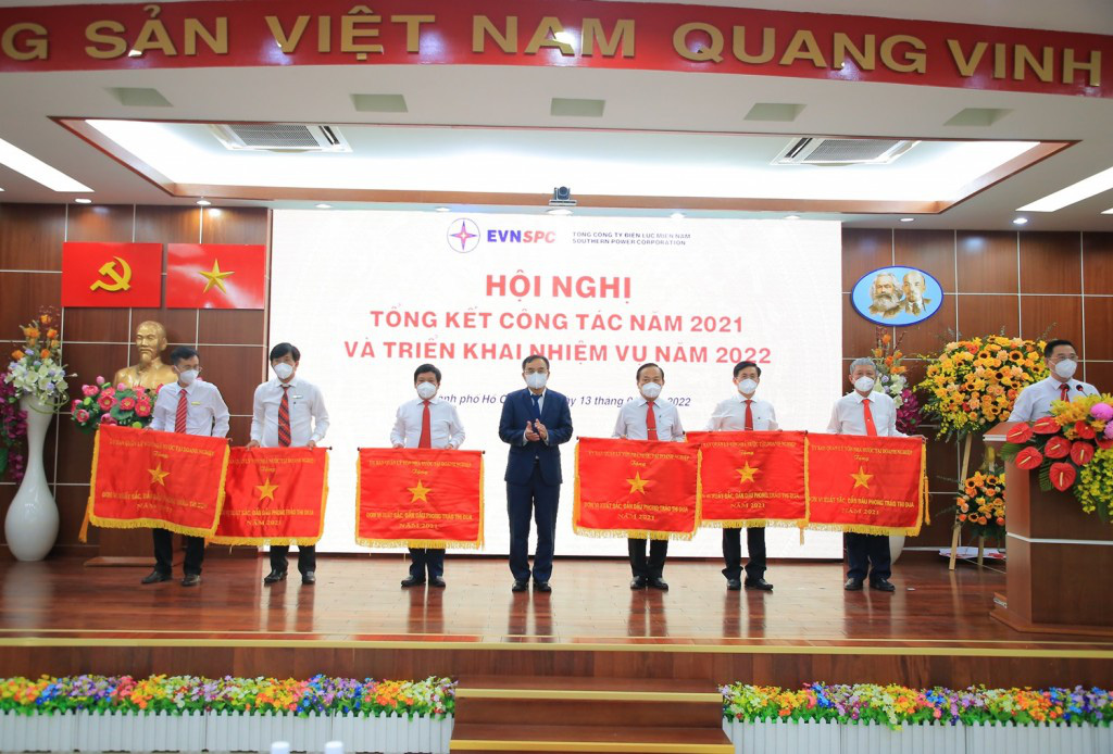 Năm 2021, EVNSPC đảm bảo cấp điện và chống dịch hiệu quả - Ảnh 4.