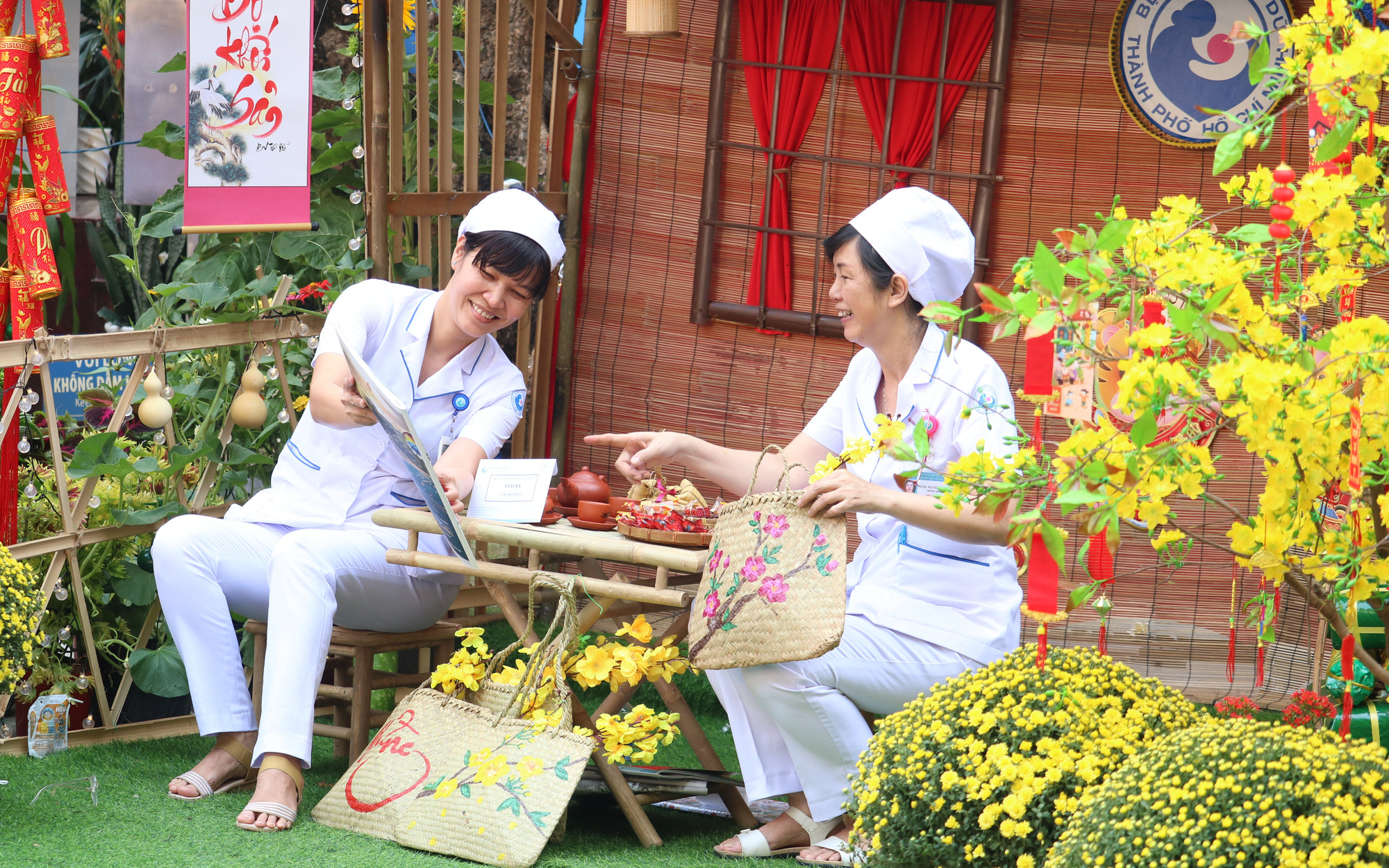 Ở đường hoa Bệnh viện Chợ Rẫy có Tết, có tình thương- Ảnh 15. Siêu thị 0 đồng, đường hoa xuân đón bệnh nhân, nhân viên y tế
