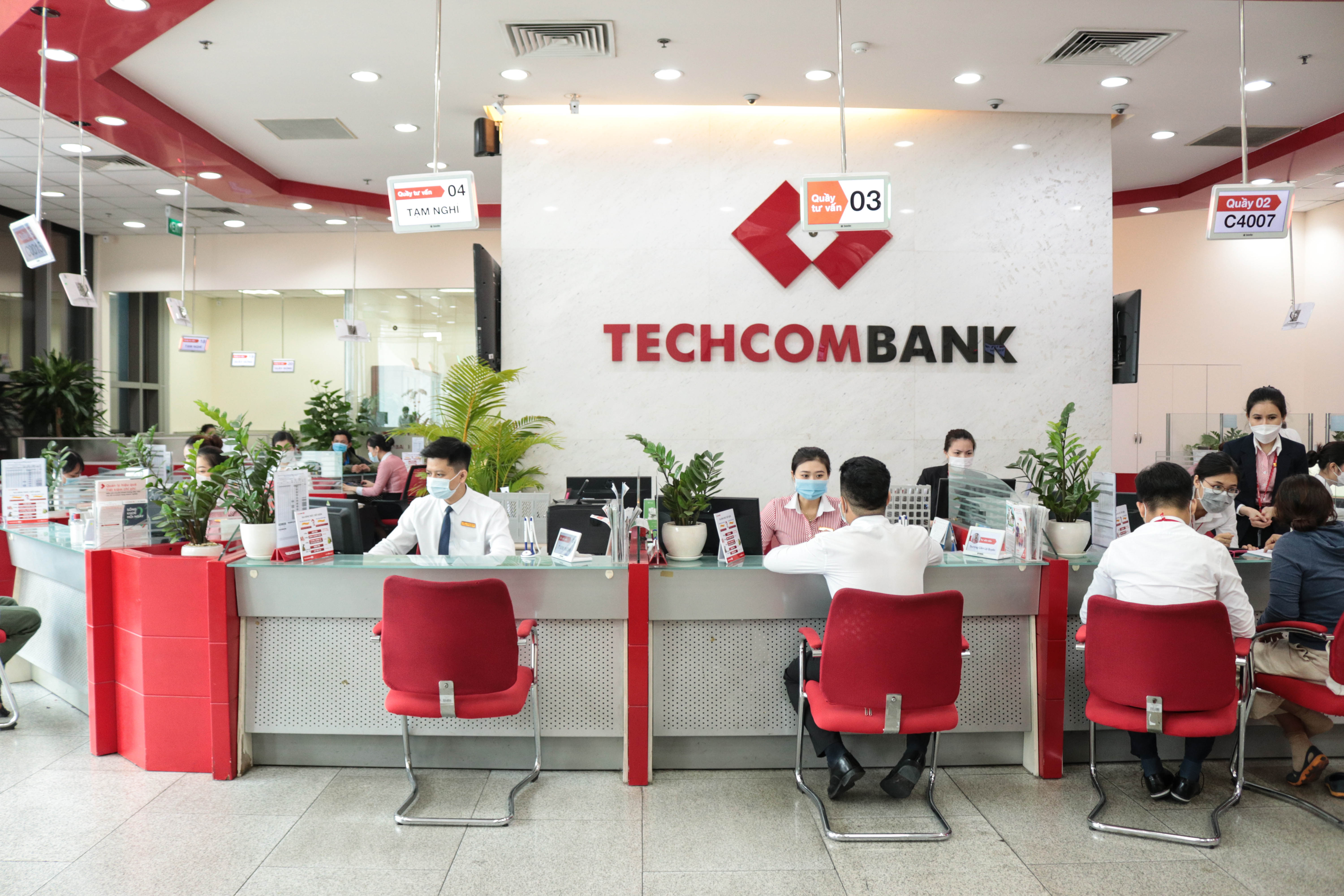 Techcombank đạt lợi nhuận trước thuế 1 tỉ USD, tập trung đầu tư vào con người và số hóa - Ảnh 2. Techcombank đạt lợi nhuận trước thuế 1 tỉ USD, tập trung đầu tư vào con người và số hóa - Ảnh 2.