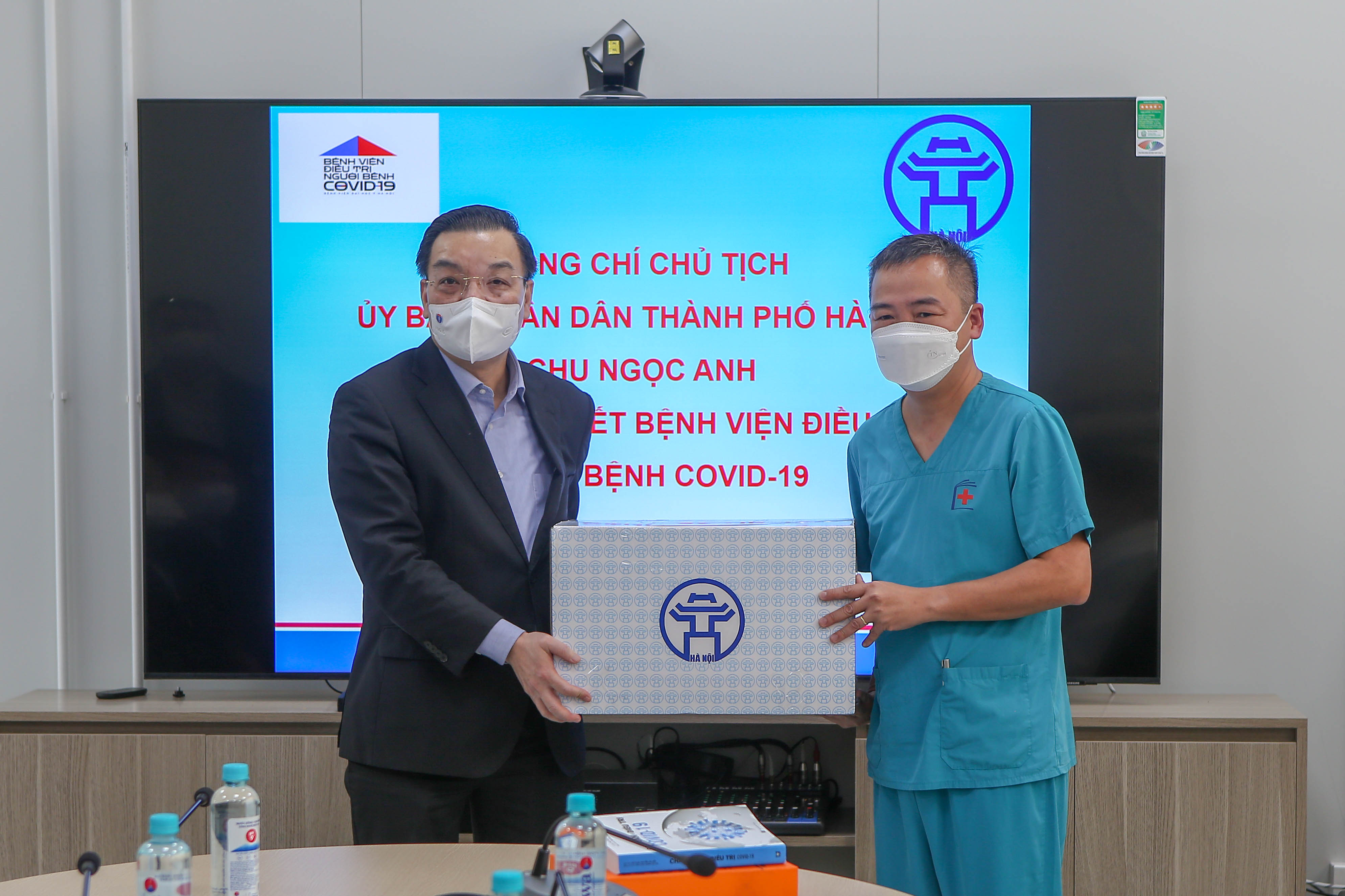 Giám đốc bệnh viện dã chiến nói về việc người cao tuổi chưa tiêm vắc xin - Ảnh 2. Giám đốc bệnh viện dã chiến nói về việc người cao tuổi chưa tiêm vắc xin - Ảnh 2.