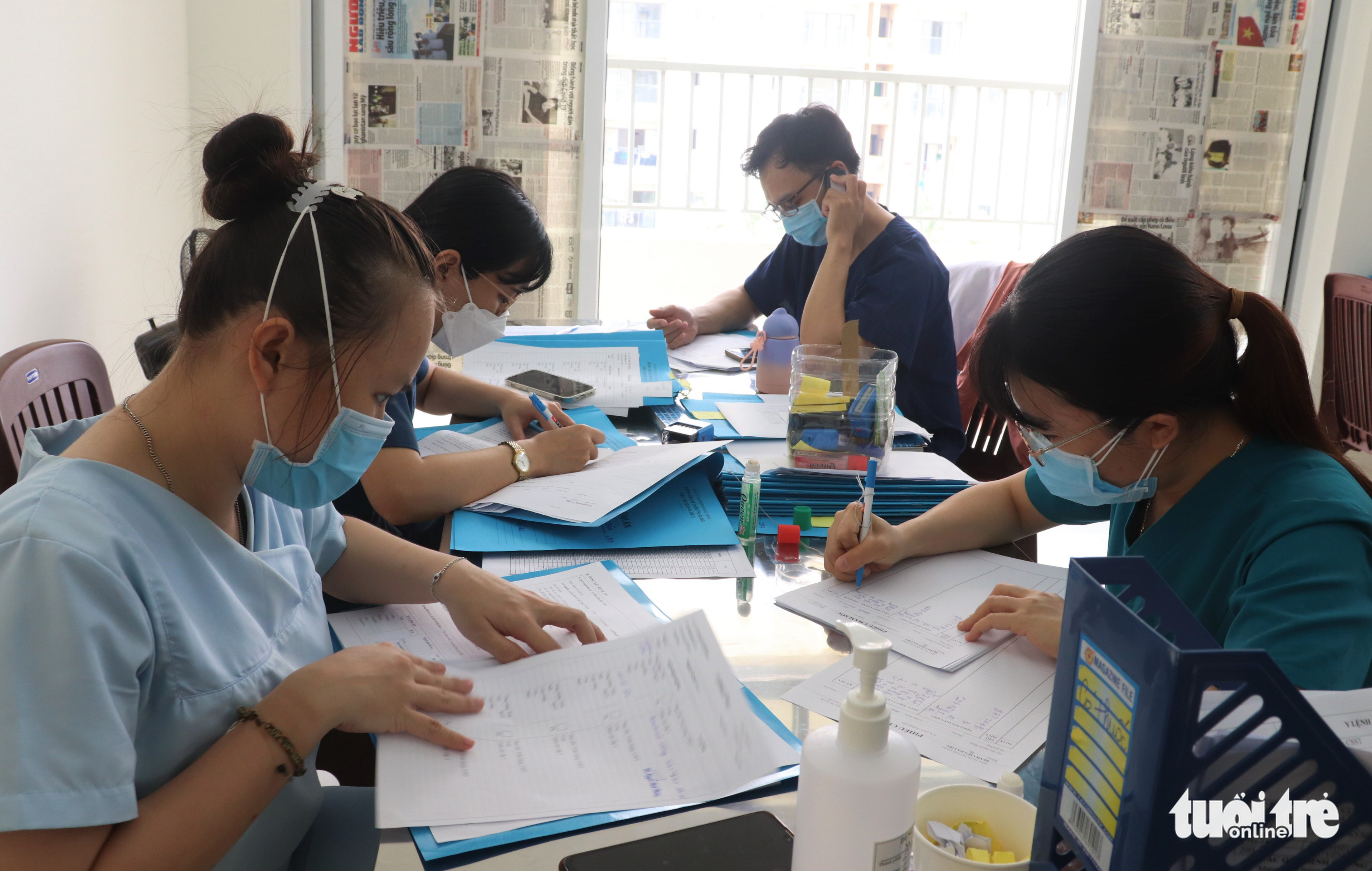 Bệnh viện dã chiến trực xuyên Tết: ‘Bệnh nhân cần chúng tôi’ - Ảnh 1. Bệnh viện dã chiến trực xuyên Tết: ‘Bệnh nhân cần chúng tôi’ - Ảnh 1.