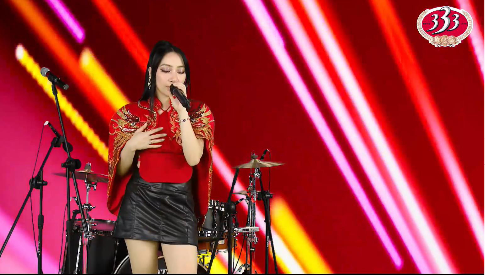 Đêm nhạc thực tế ảo với chủ đề Quà Tết Tinh Tế - Thay Lời Tri Ân - Ảnh 2. Đêm nhạc thực tế ảo với chủ đề Quà Tết Tinh Tế - Thay Lời Tri Ân - Ảnh 2.