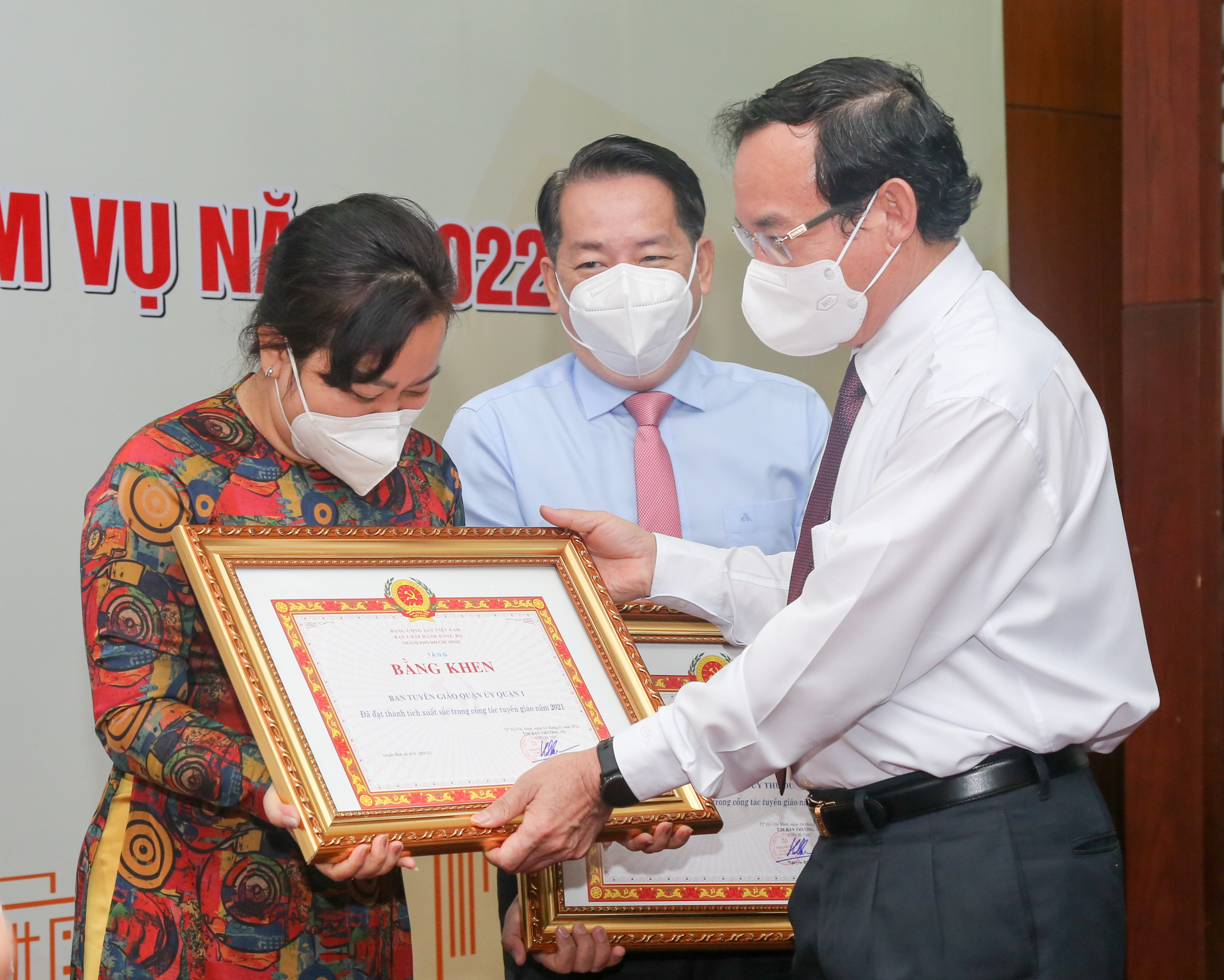 Bí thư Nguyễn Văn Nên: Lời chê bai, nếu hợp lý, cần tiếp thu để sửa - Ảnh 1. Bí thư Nguyễn Văn Nên: Lời chê bai, nếu hợp lý, cần tiếp thu để sửa - Ảnh 1.