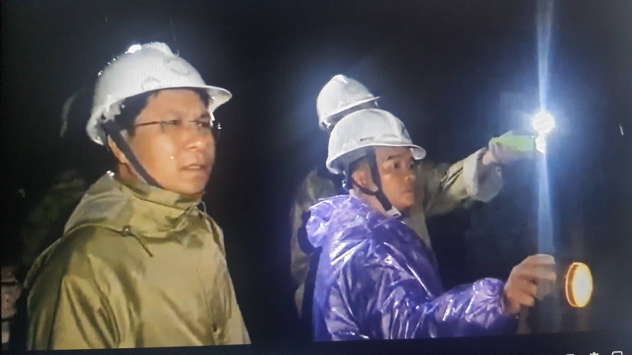 Sạt lở thủy điện tại Quảng Ngãi, một công nhân trực máy mất liên lạc - Ảnh 1.