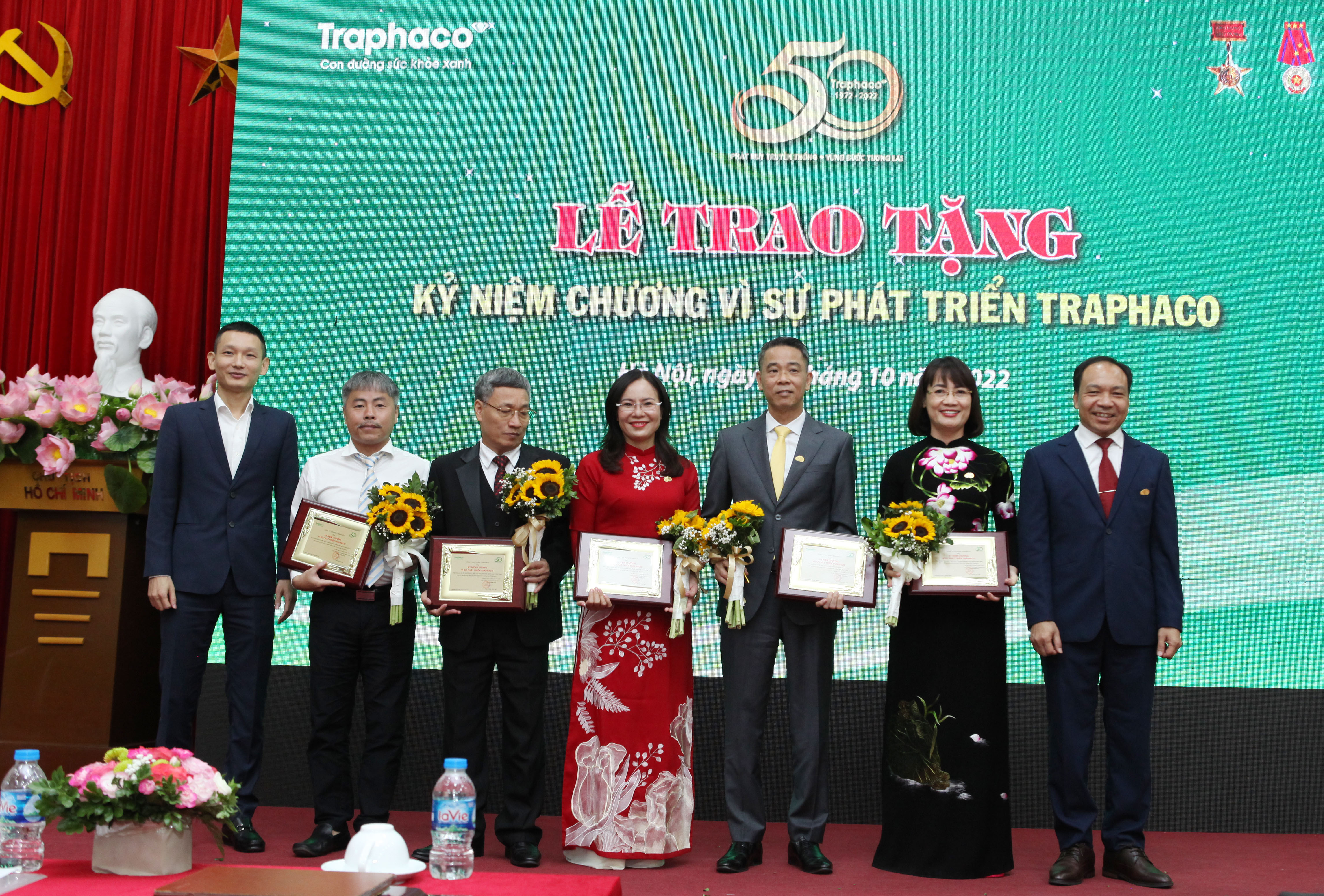Traphaco 50 năm: Có lòng tin sẽ đi được xa hơn - Ảnh 4. Traphaco 50 năm: Có lòng tin sẽ đi được xa hơn - Ảnh 4.