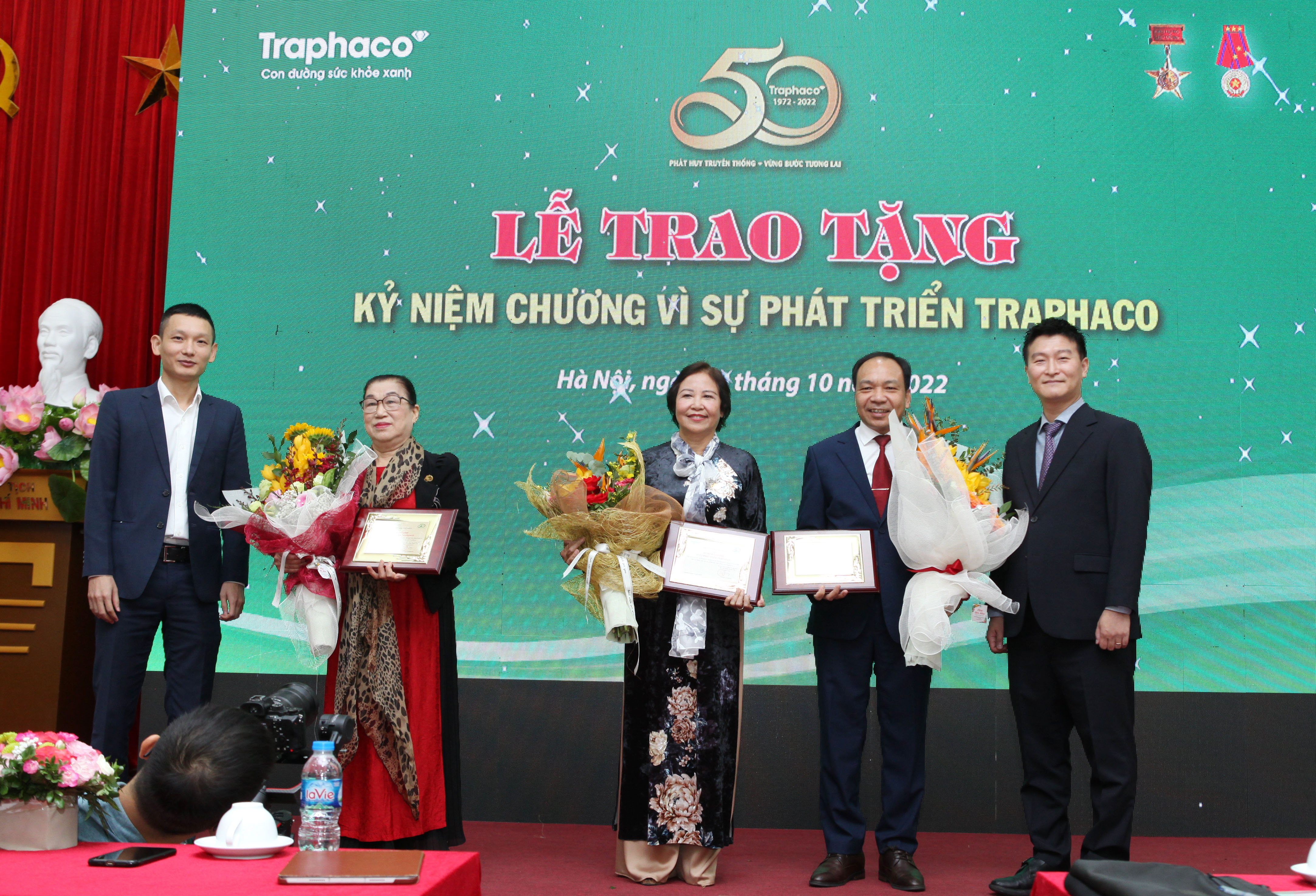 Traphaco 50 năm: Có lòng tin sẽ đi được xa hơn - Ảnh 2. Traphaco 50 năm: Có lòng tin sẽ đi được xa hơn - Ảnh 2.
