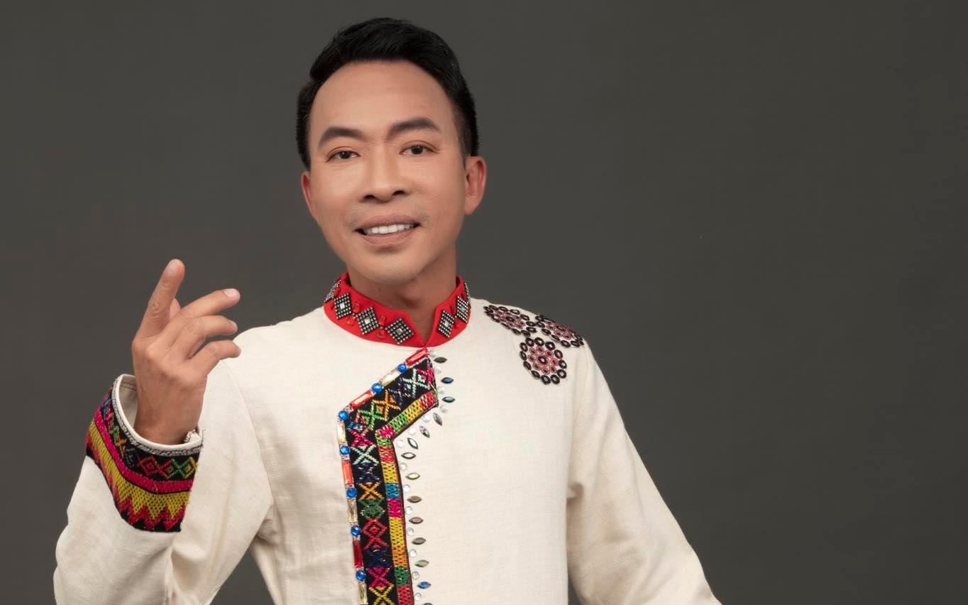 Cao Trung Hiếu lần đầu làm show nhạc đỏ vì Vũ Thắng Lợi- Ảnh 4. Ca sĩ Việt Hoàn: Chương trình nhạc cách mạng không bao giờ ế vé hay lỗ