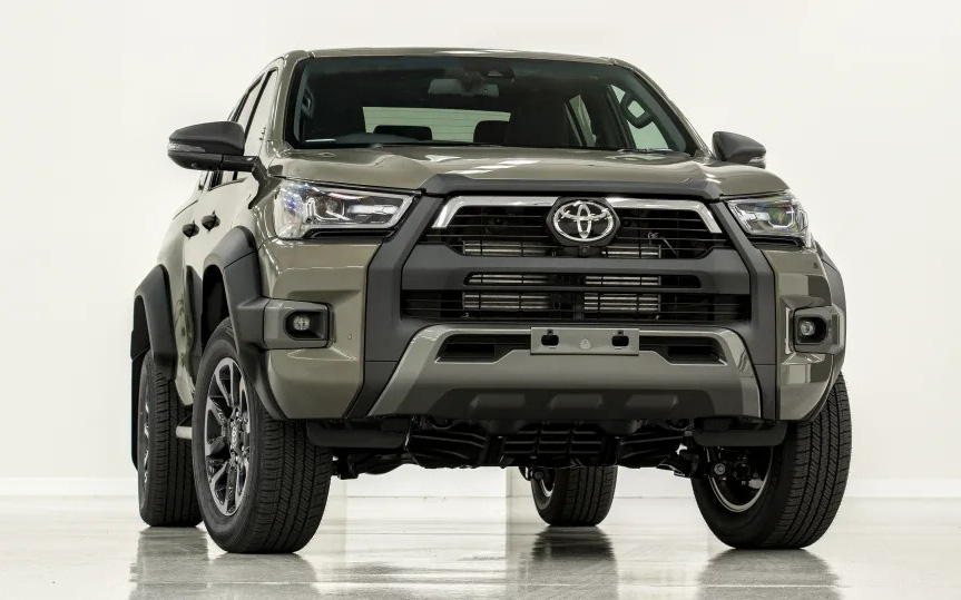 Toyota Hilux thêm phiên bản mới, trì hoãn ra mắt thế hệ mới