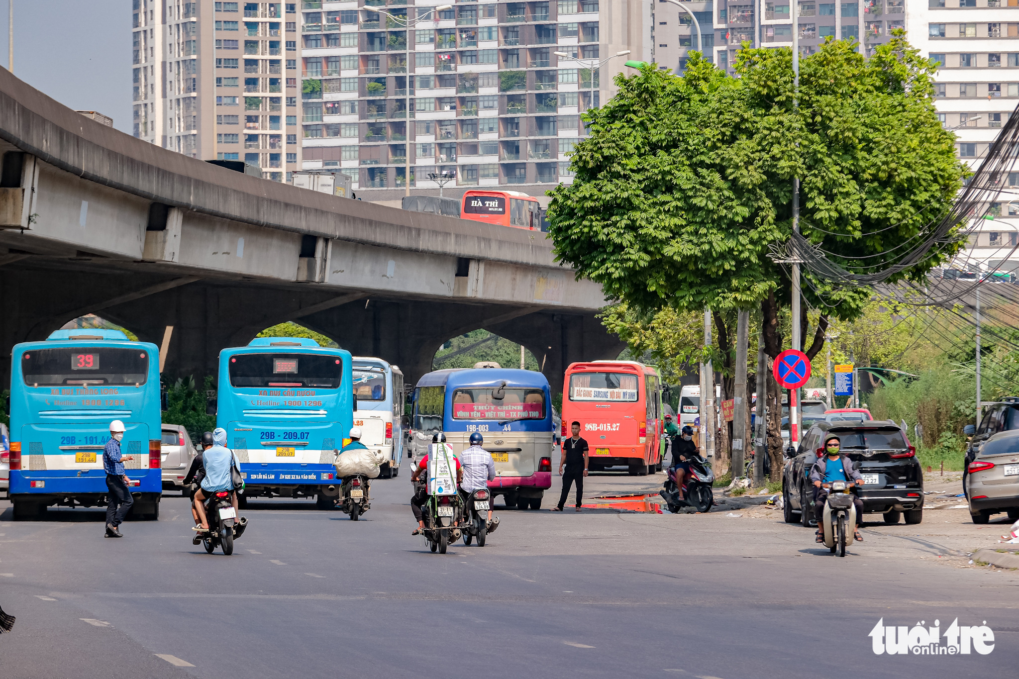 Bị phạt vì đỗ xe bắt khách dọc đường, tài xế xe khách nói biết sai nhưng vì miếng cơm manh áo - Ảnh 8.