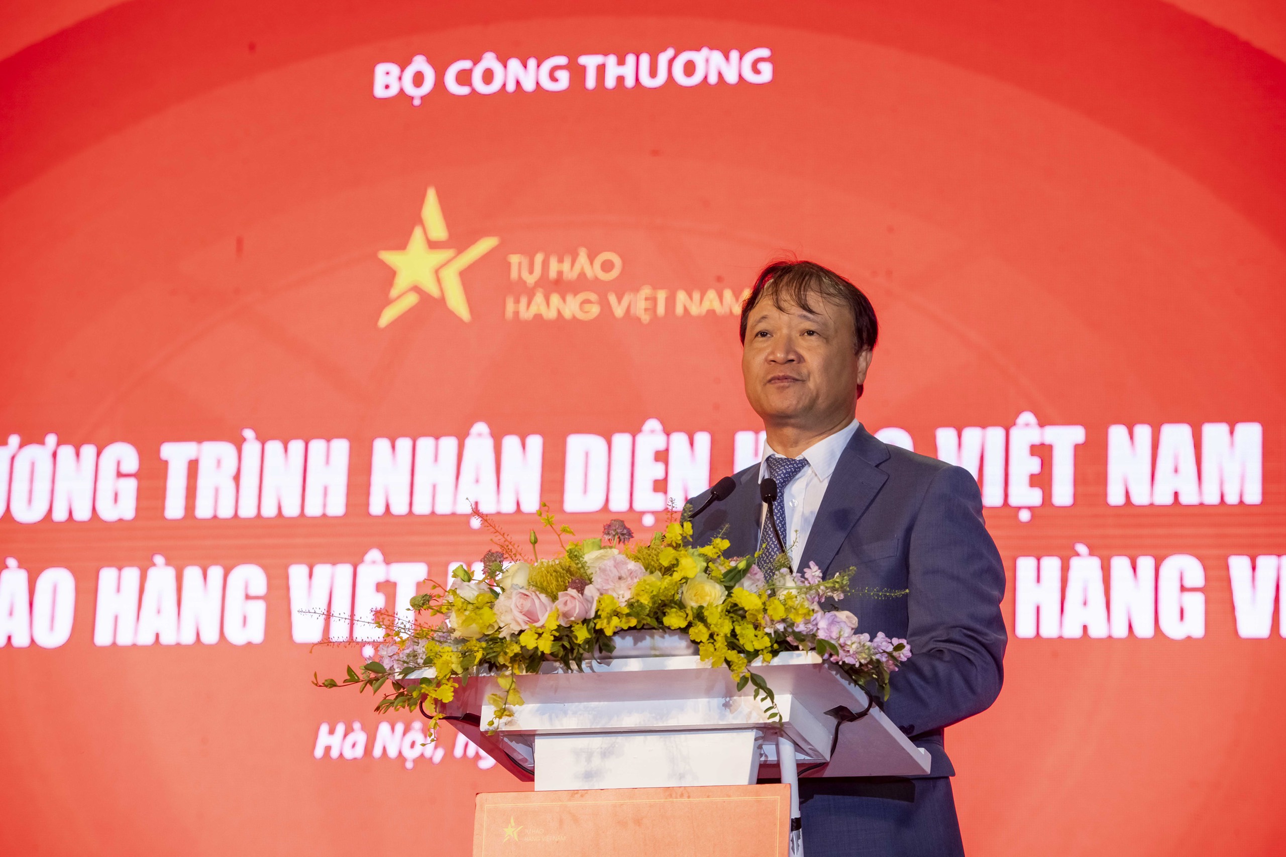 Tinh hoa hàng Việt được giới thiệu, nhận diện tại phố đi bộ Hồ Gươm ...